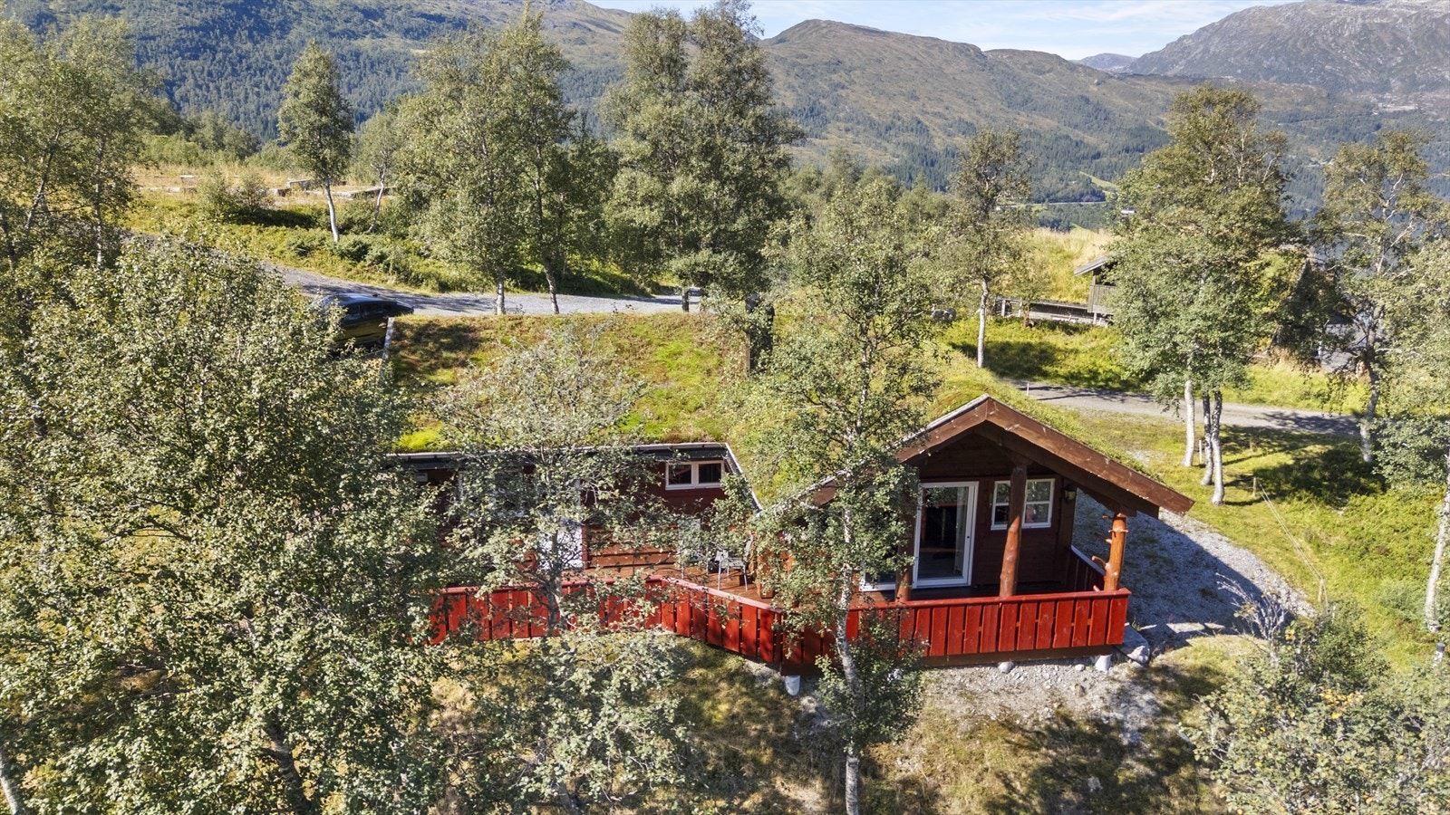 Hytta ligg fint til i etablert hyttefelt på Vindheim i Viksdalen Galleribilde