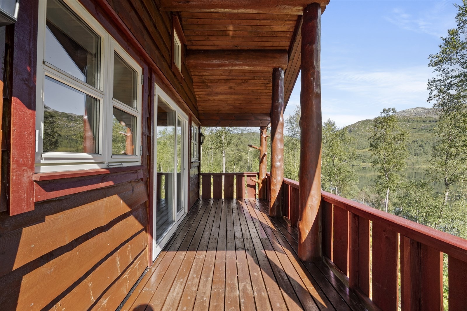 Ved stova er det takoverbygd parti Galleribilde