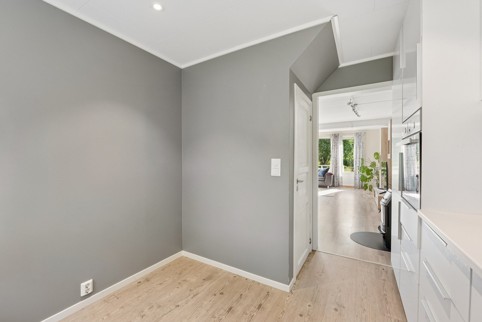 Her har du også god plass til kjøkkenbord. Galleribilde