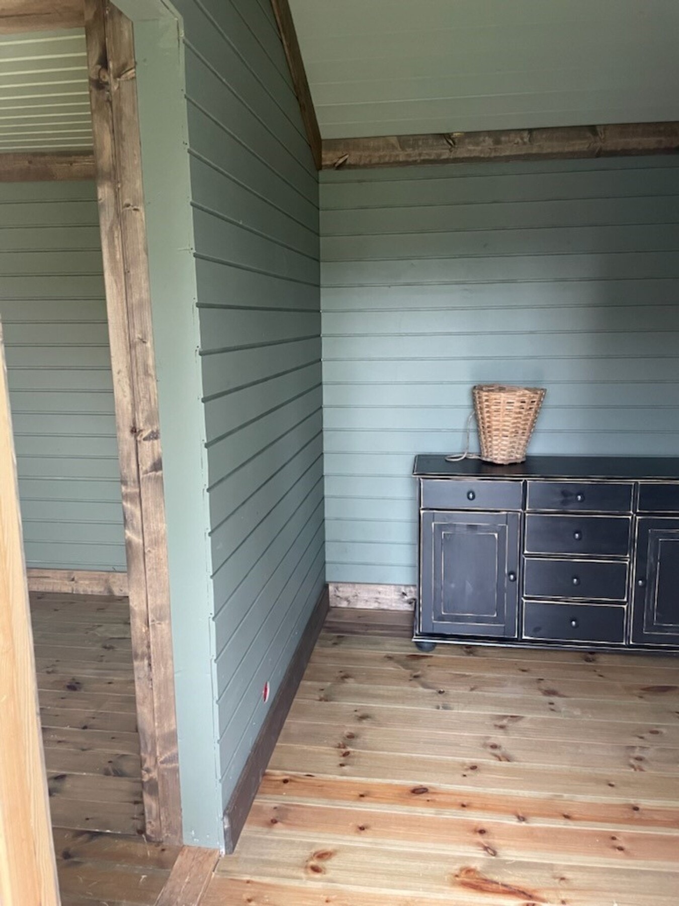 Annekset er oppusset i ny frisk og fin farge. Galleribilde