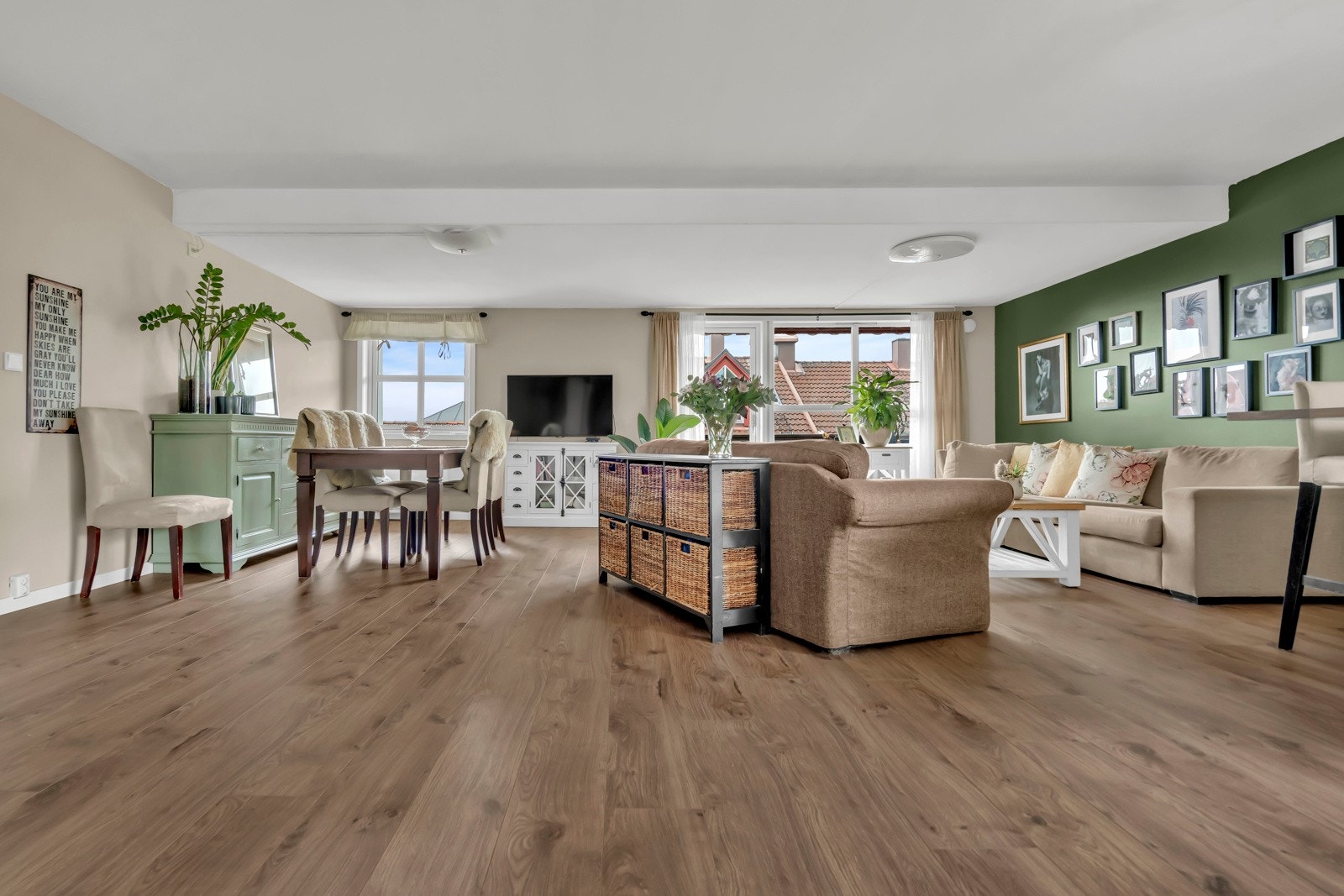 Meget stor og romslig stue Galleribilde