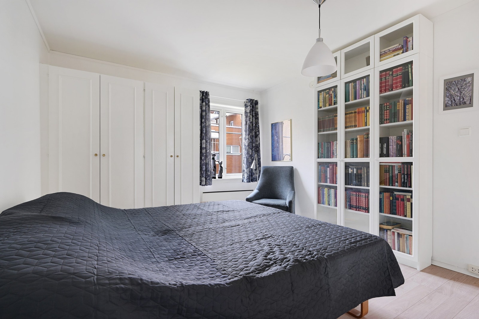 Soverom med walk-in/bod løsning Galleribilde