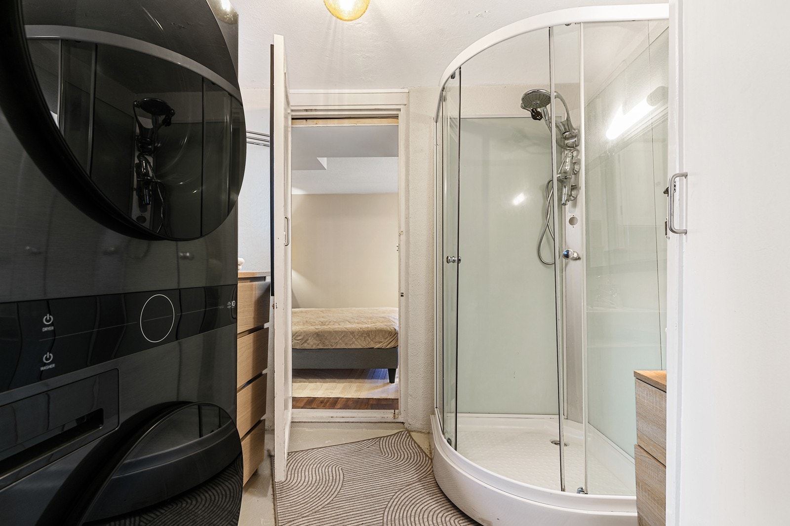 Badet med dusjkabinett. Galleribilde