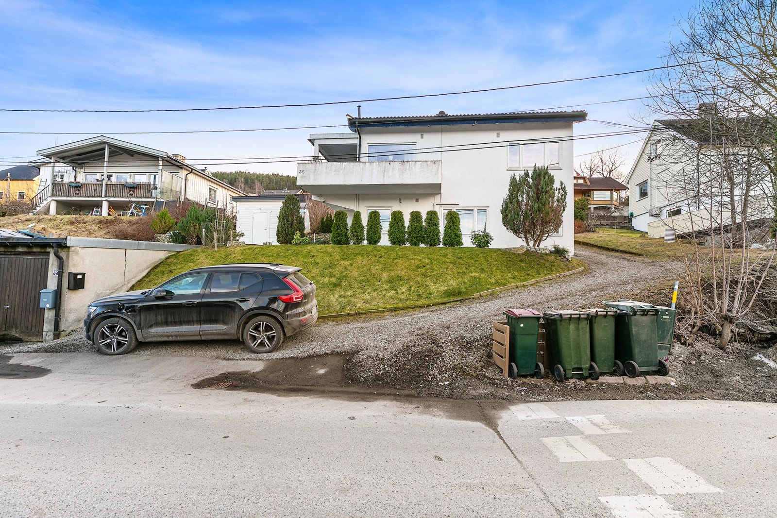 Halvpart av horisontaldelt tomannsbolig. Galleribilde