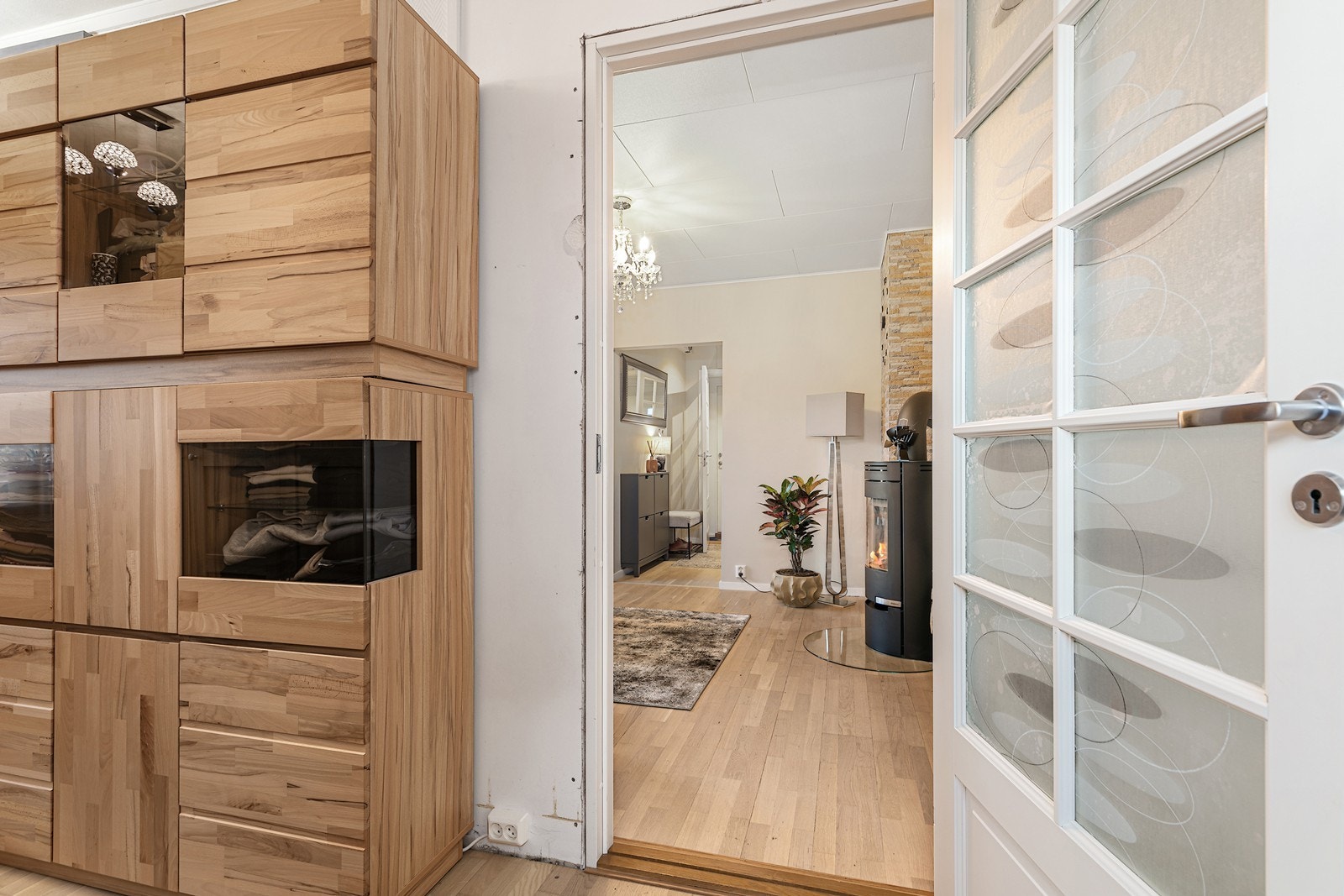 Her er det praktiske hyller og skap. Galleribilde