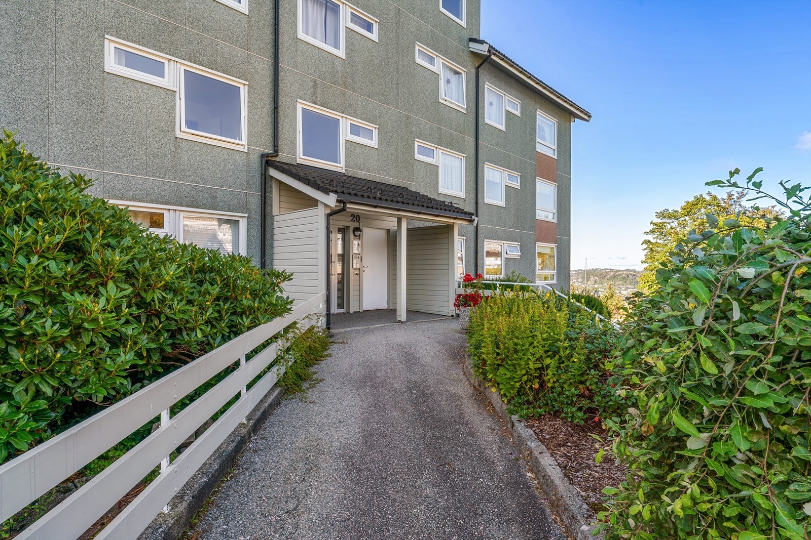 - Leiligheten ligger i Skjenet borettslag, et veldrevet borettslag med fornuftig Galleribilde