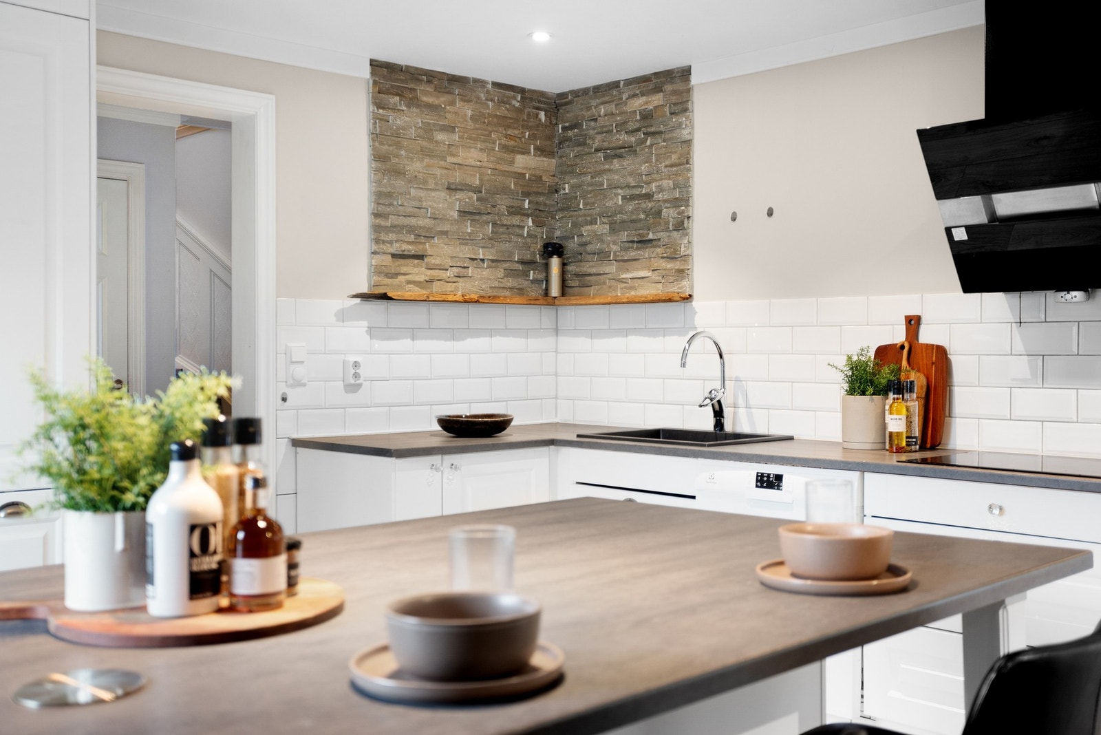 Det er montert varmepumpe på kjøkken som gir behagelig varme. Galleribilde