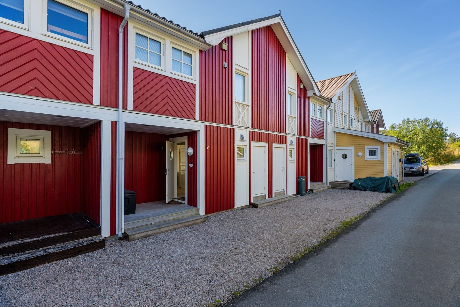 Inngangsparti. Inngang til utvendig bod like utenfor boligen Galleribilde