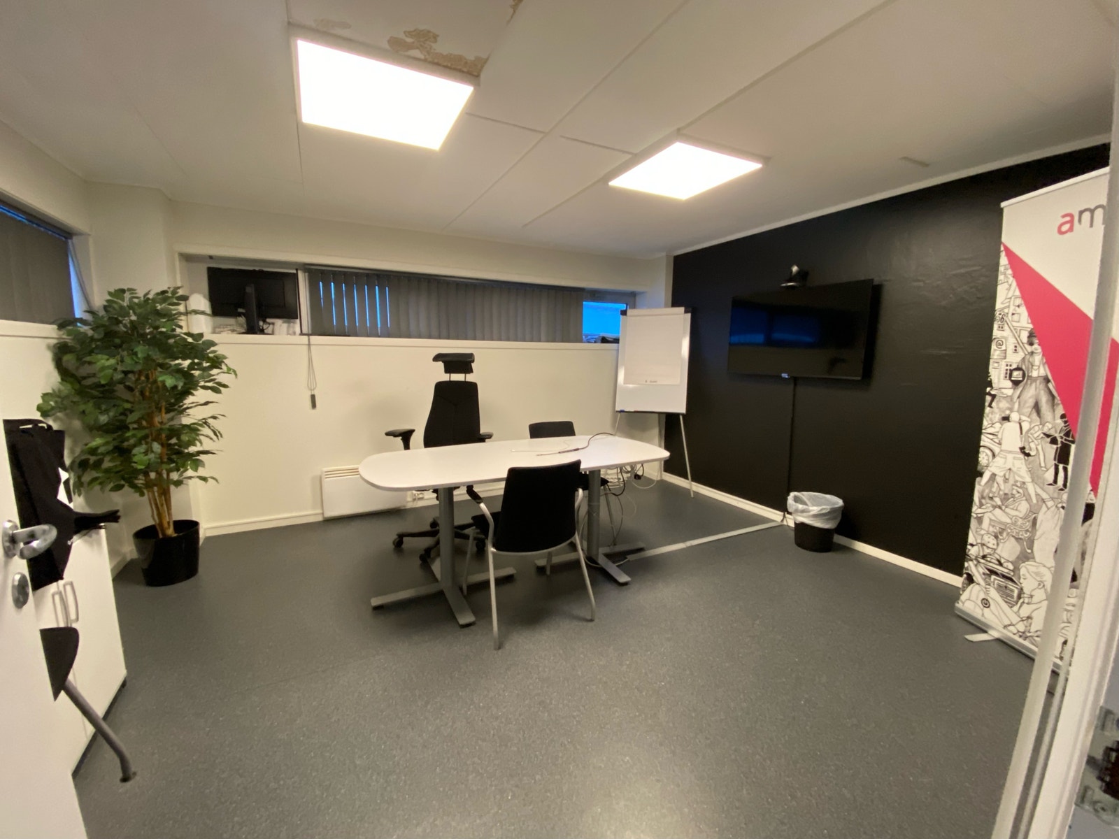 Kontor i 1. etg Galleribilde