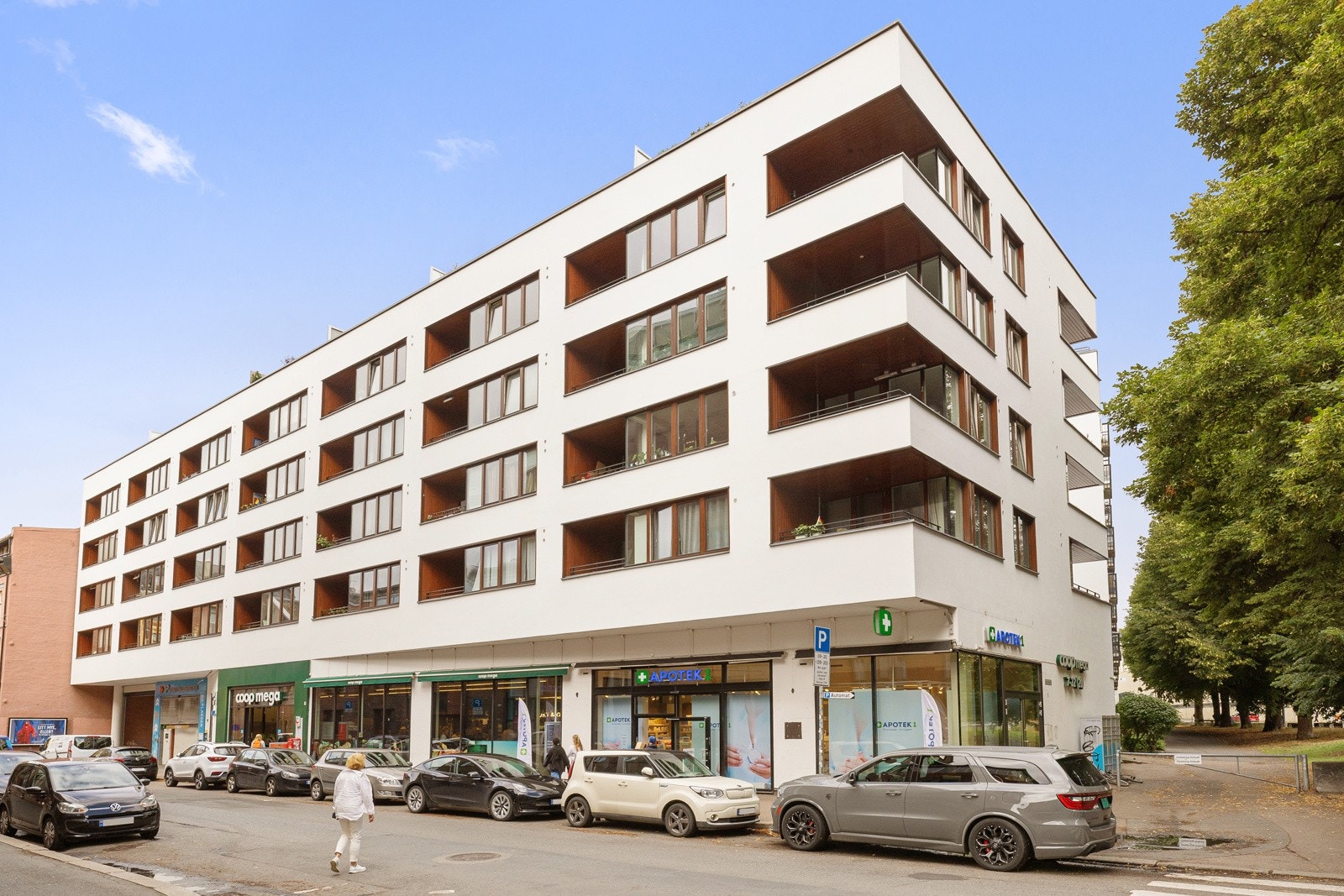 Sentral beliggenhet på Bislett med umiddelbar nærhet til offentlig kommunikasjon, servicefasiliteter og flere av byens fineste parker. Galleribilde