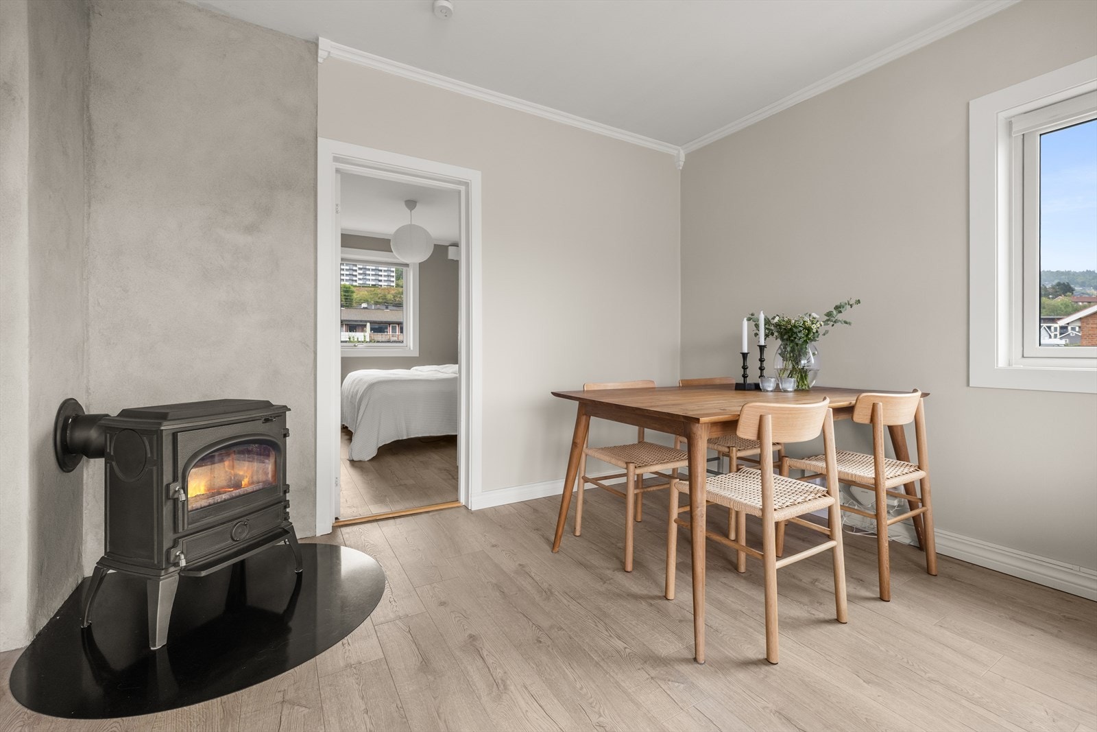 Naturlig plass for spisegruppe i stuen Galleribilde