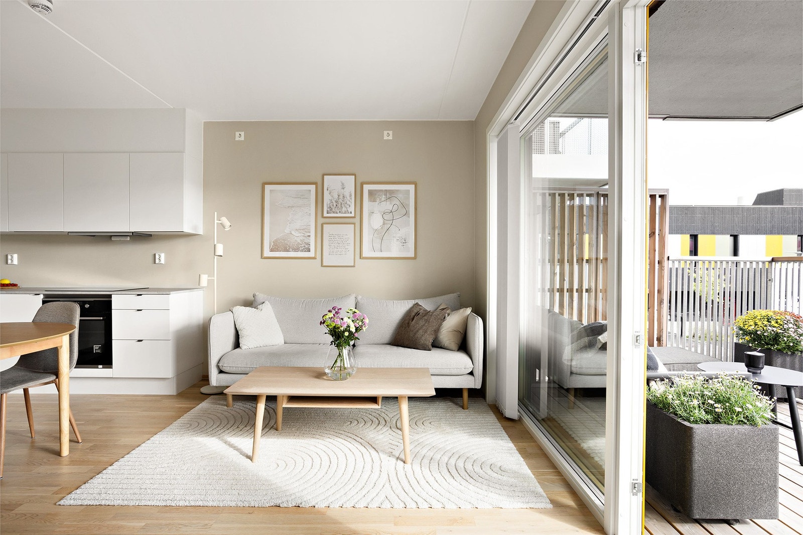 Dette rommet gir deg muligheten til å innrede med tv, sofa og passende møbler. Galleribilde