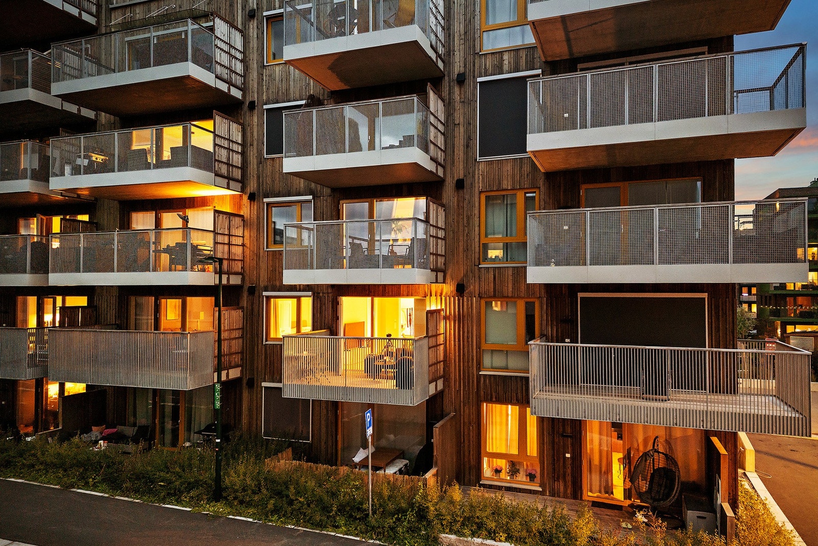 Leiligheten er beleilig plassert i andre etasje med heis, noe som gir enkel tilgang. Galleribilde