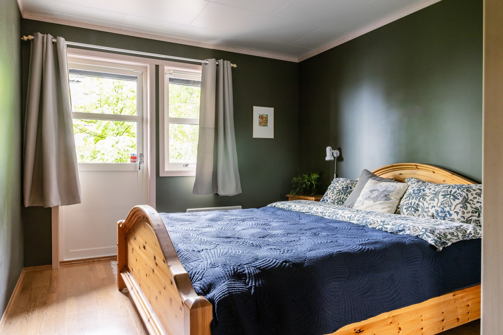 Hovedsoverommet har utgang til terrassen. Galleribilde