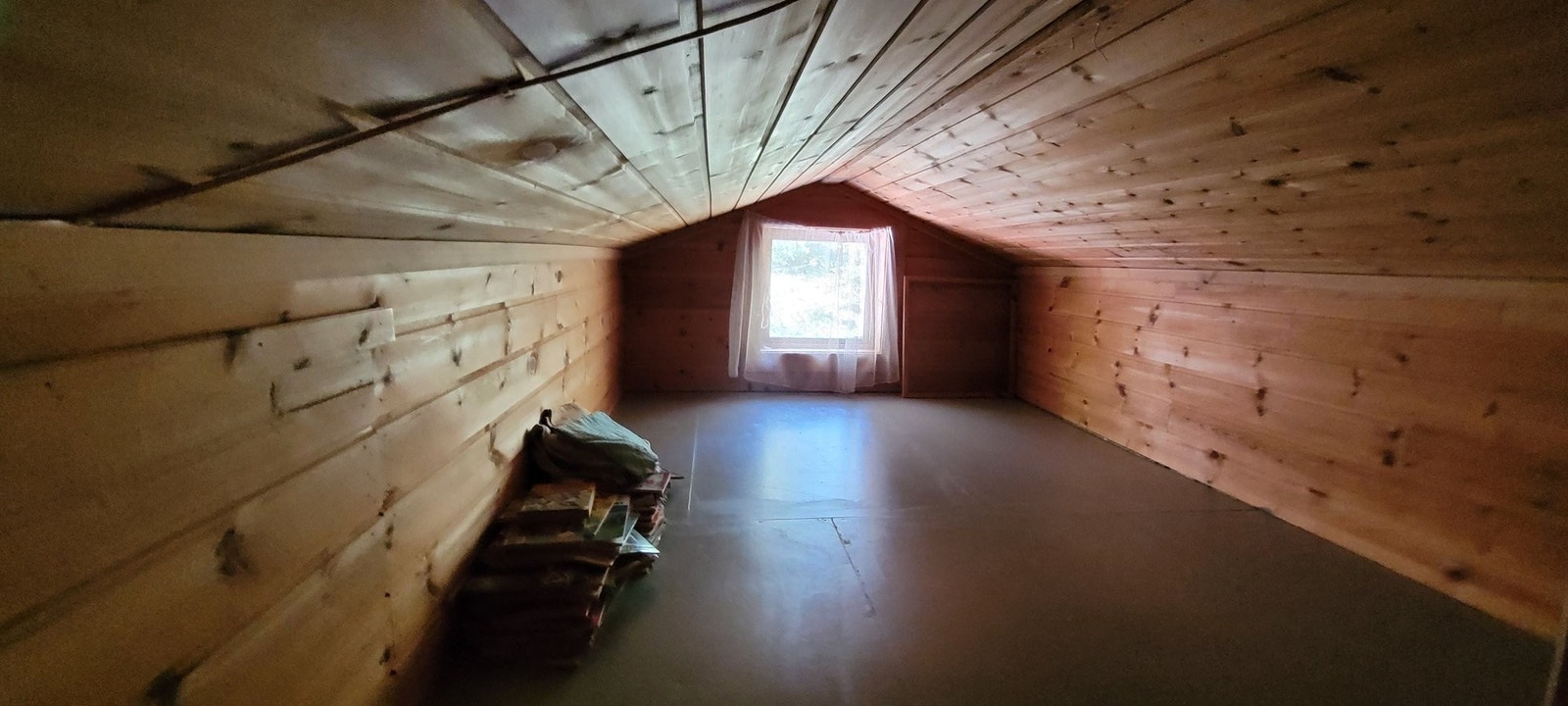 På hemsen er det god lagringsplass og plass til overnattingsgjester Galleribilde