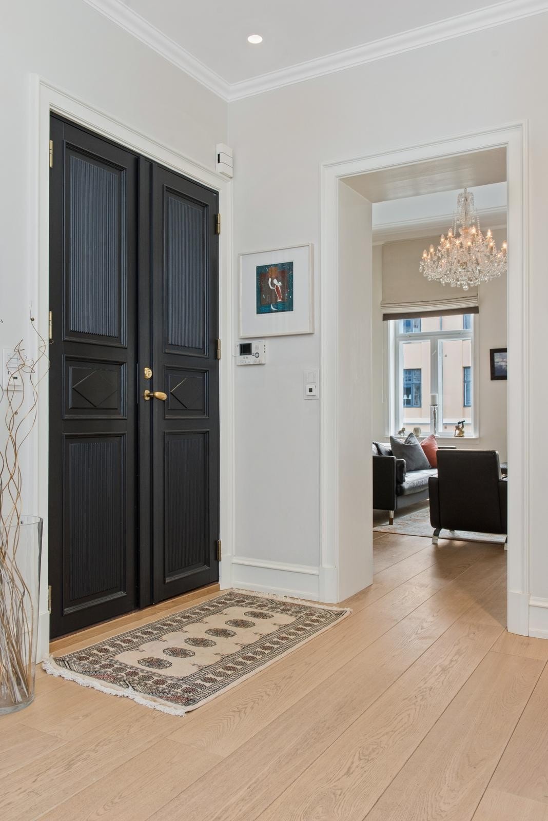 Inngangsparti som gir et godt førsteinntrykk av boligen. Galleribilde