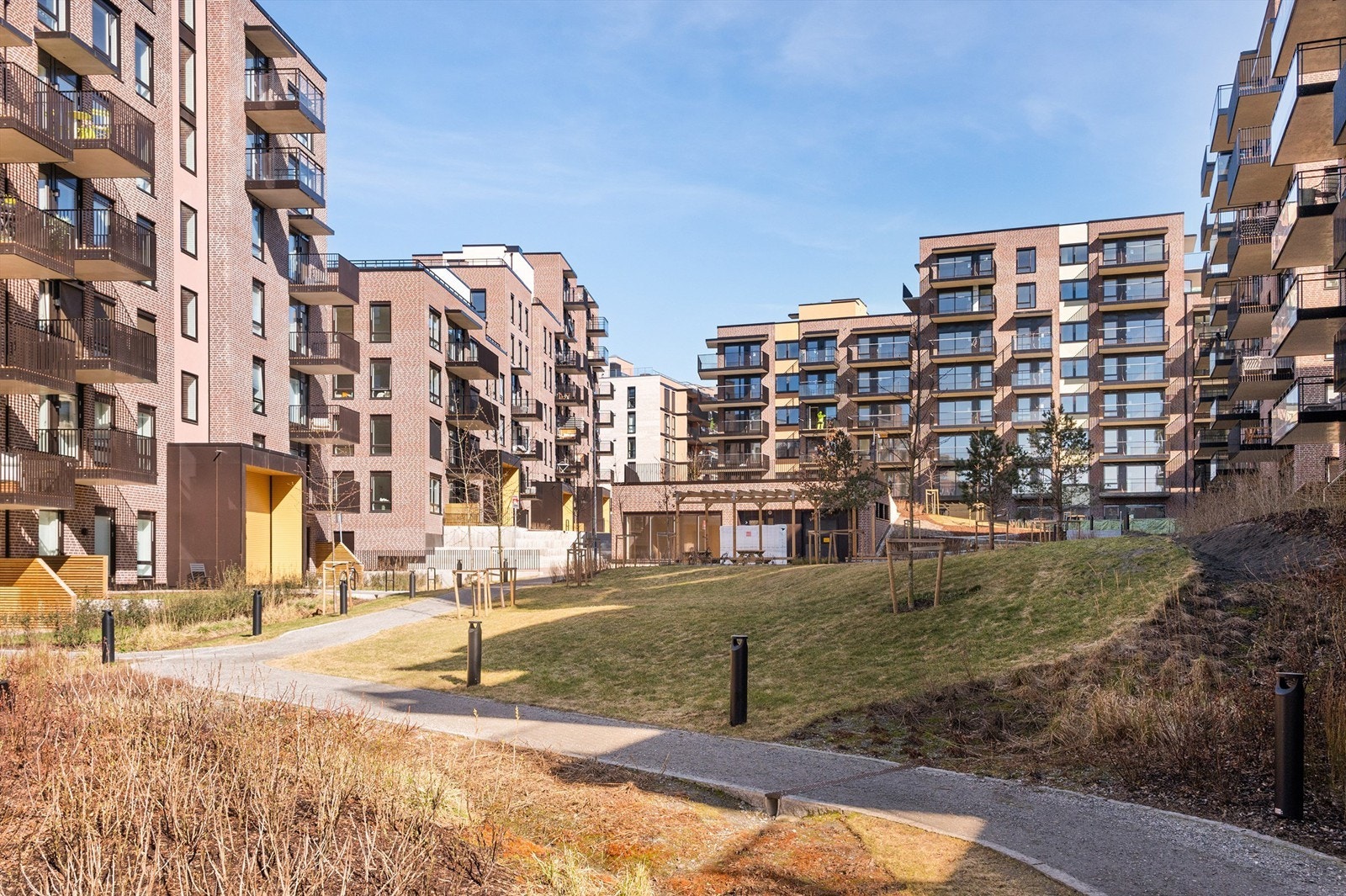 Fellesarealer i prosjektet. Prosjektet er sentralt plassert på Løren, med kort vei til flere hyggelige parkanlegg, og samtidig omkranset av storbyens fasiliteter i behagelig avstand. Galleribilde