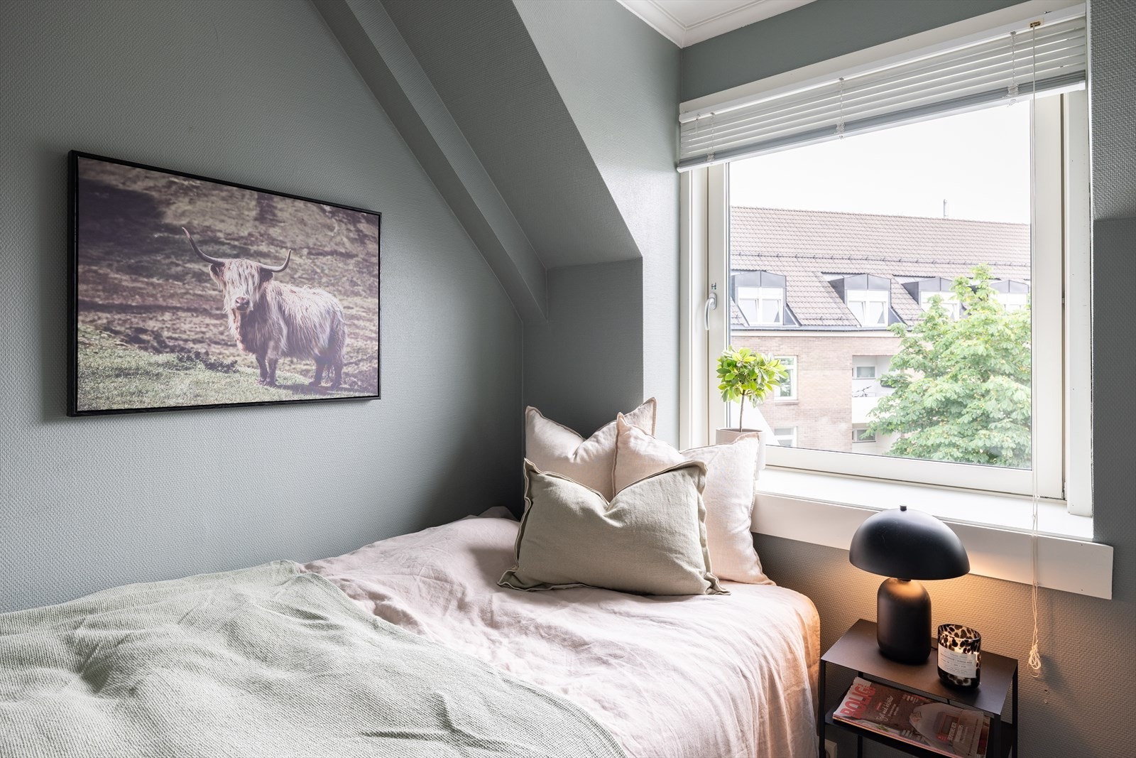 Fra gangen er det tilkomst til leilighetens andre rom, som er på 5m². Galleribilde