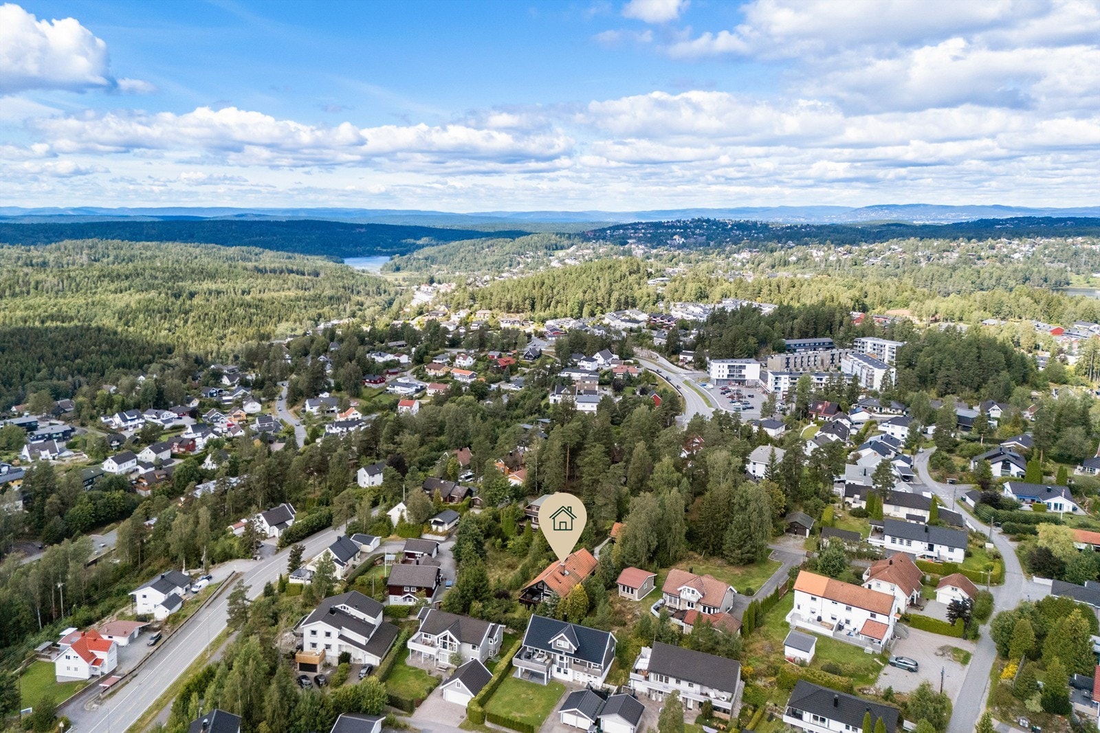 Boligen ligger i et populært og veletablert nabolag med kort vei til det meste Galleribilde
