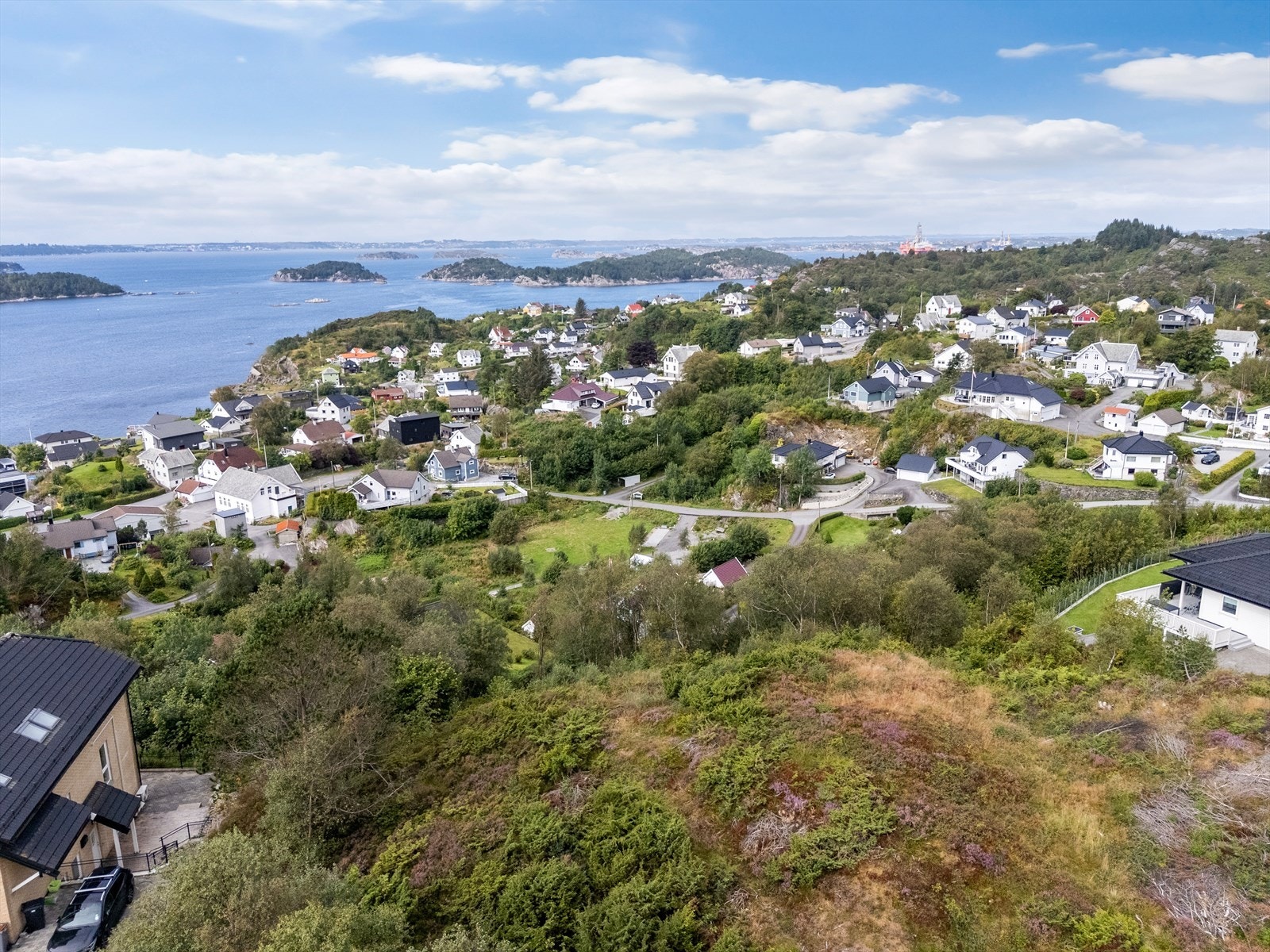 Det er mange fine utsiktpunkter på tomten Galleribilde