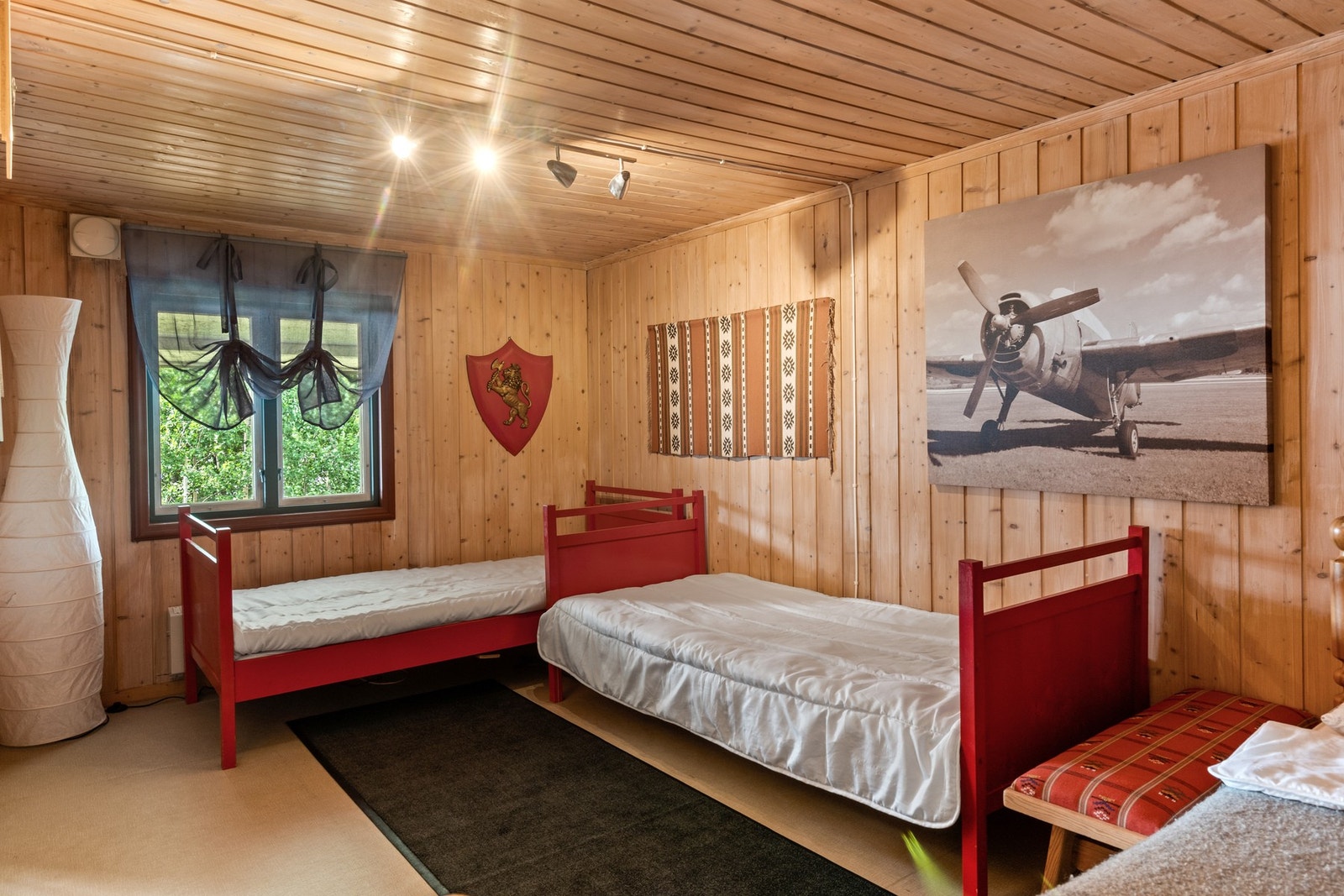 Koselig soverom med hyttepreg - godt egnet som gjesterom Galleribilde