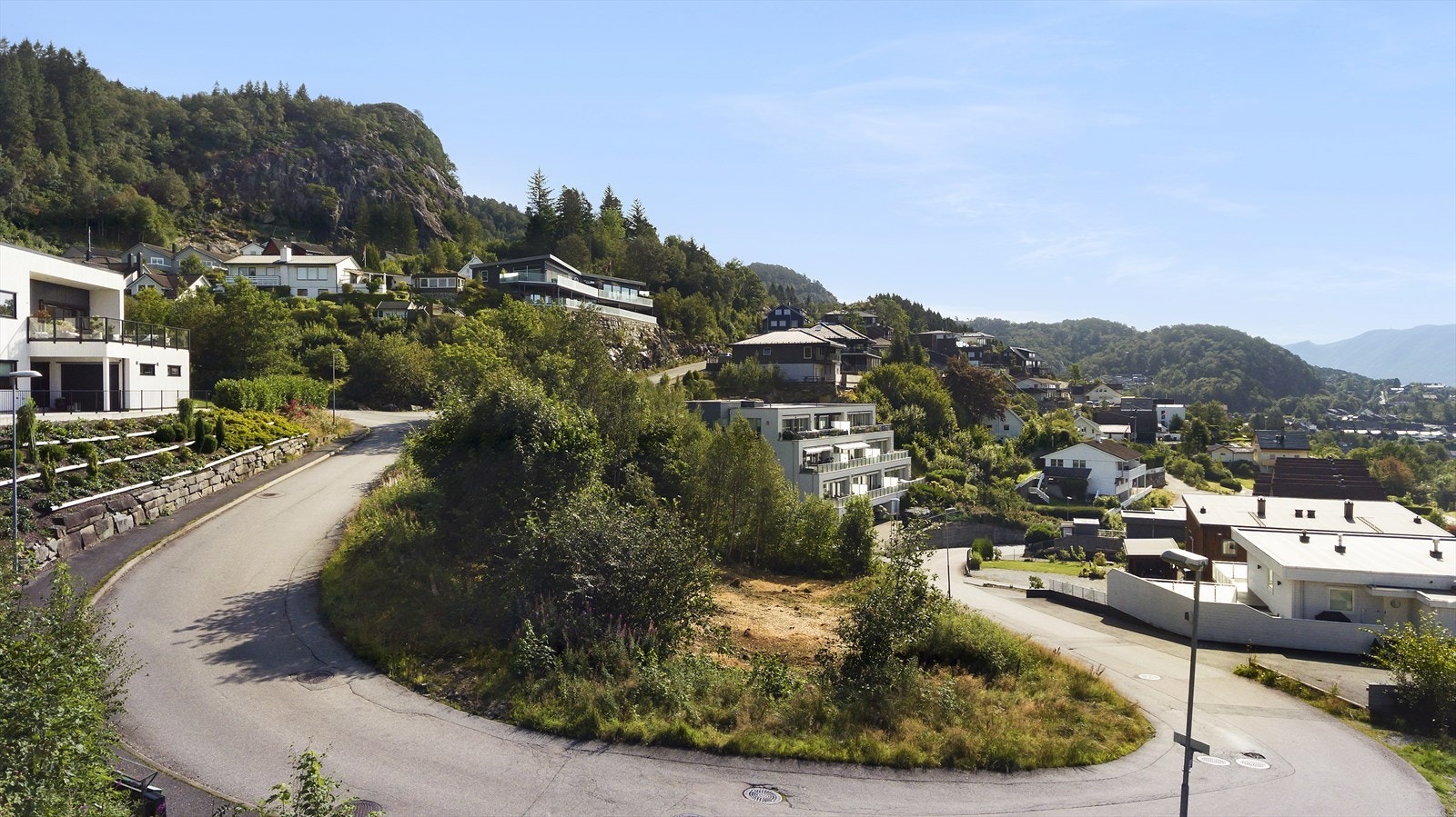 Sjelden mulighet til å sikre seg en stor, regulert boligtomt i et etablert og attraktivt område i Morvik i Åsane Galleribilde