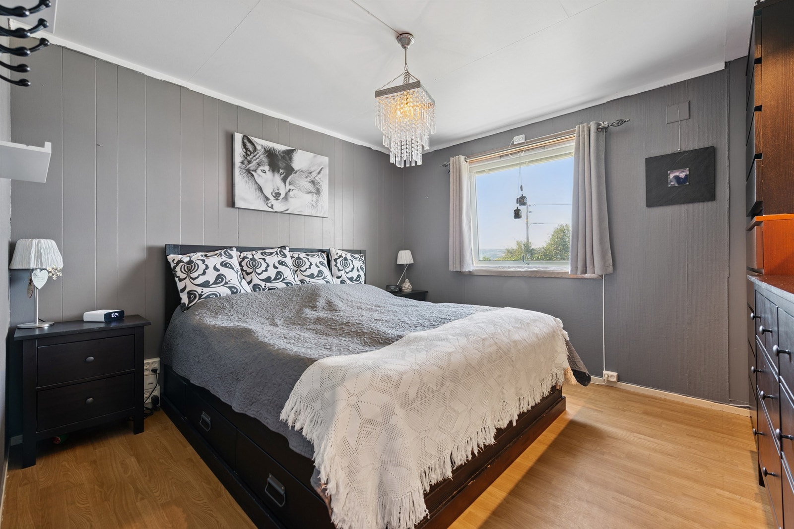 Boligen har to soverom av god størrelse i første etasje. Galleribilde