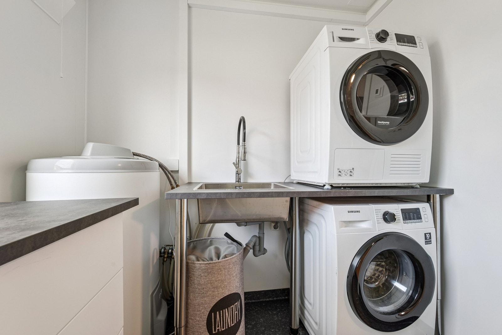 Vaskerom Galleribilde