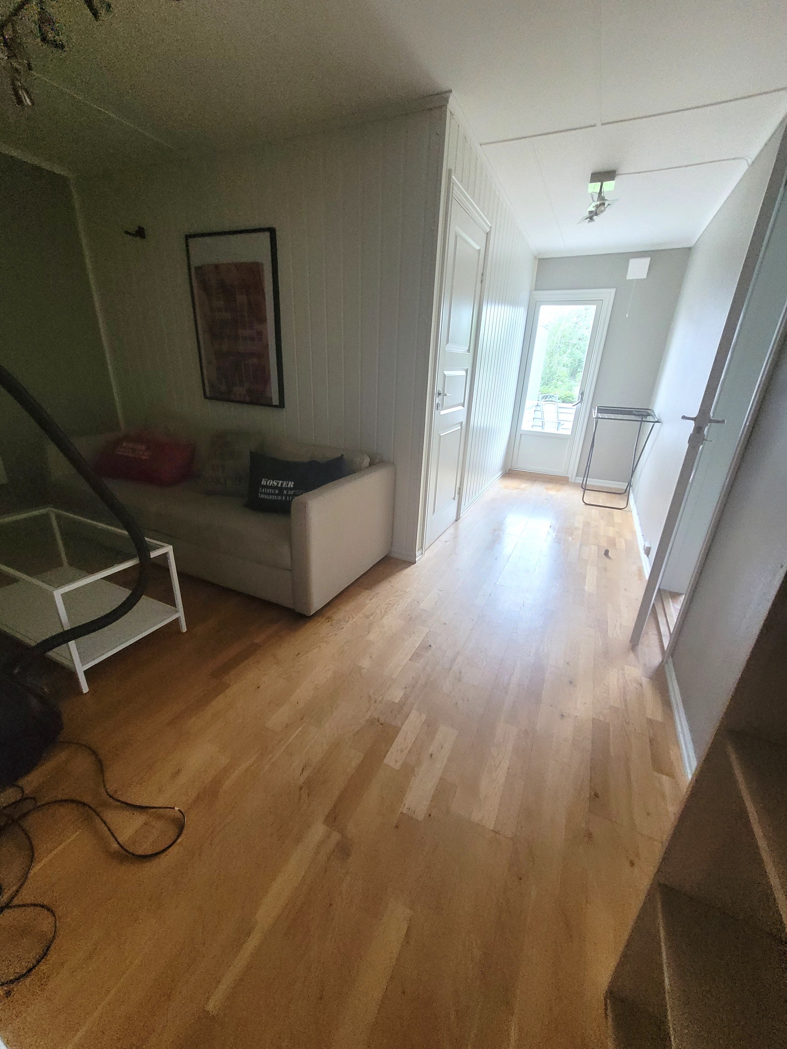 Stue med utgang til balkong. Galleribilde