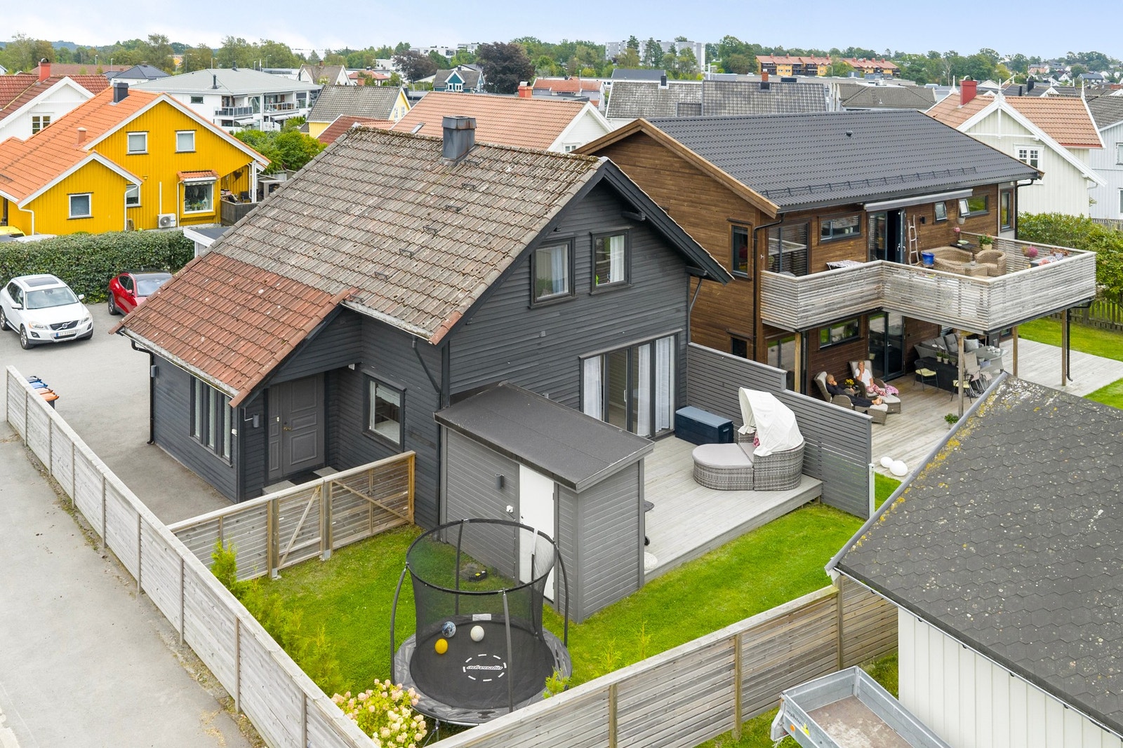 Eneboligen har fint uteområde, Galleribilde