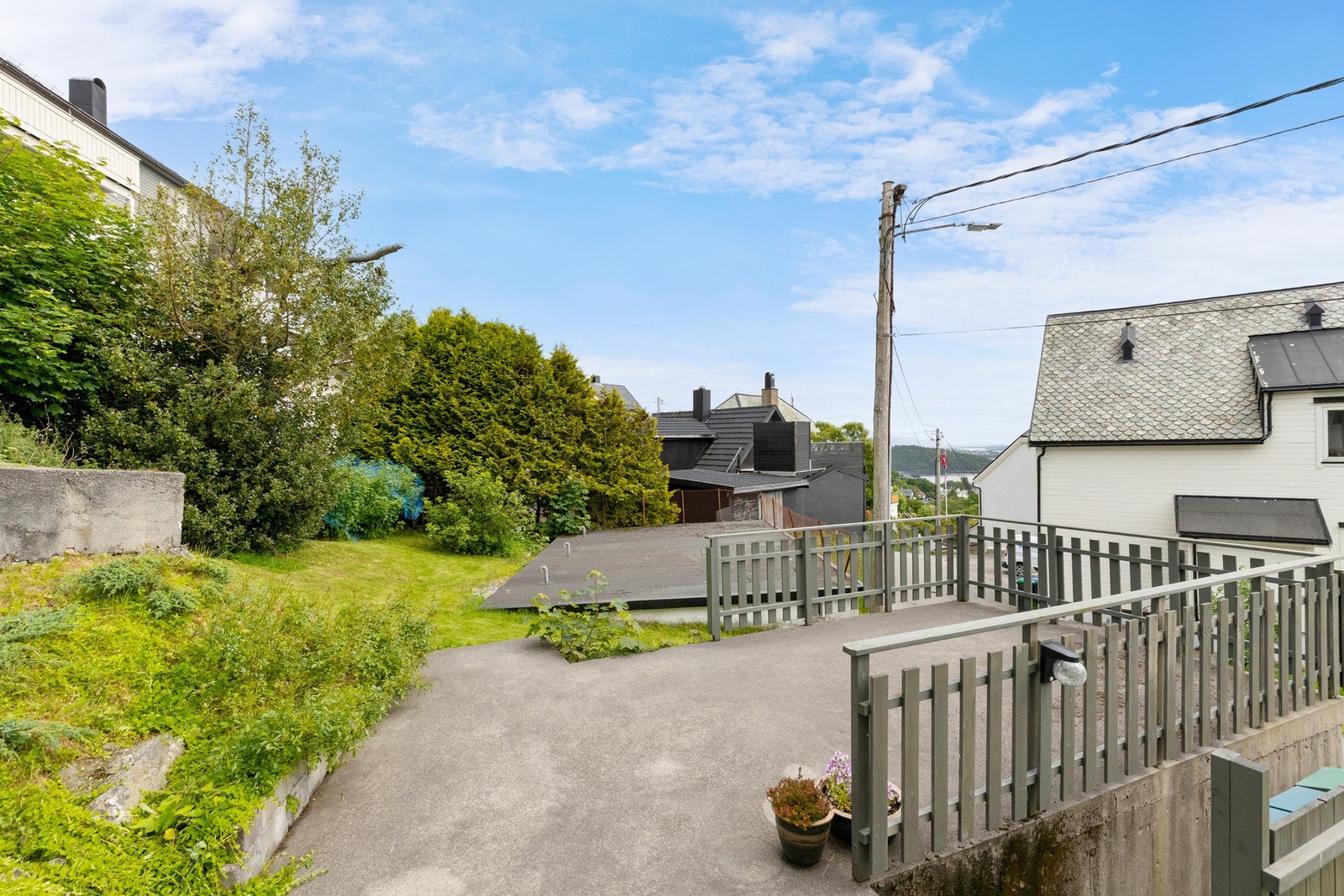 Det medfølger garasje på ca. 17 m² . Galleribilde