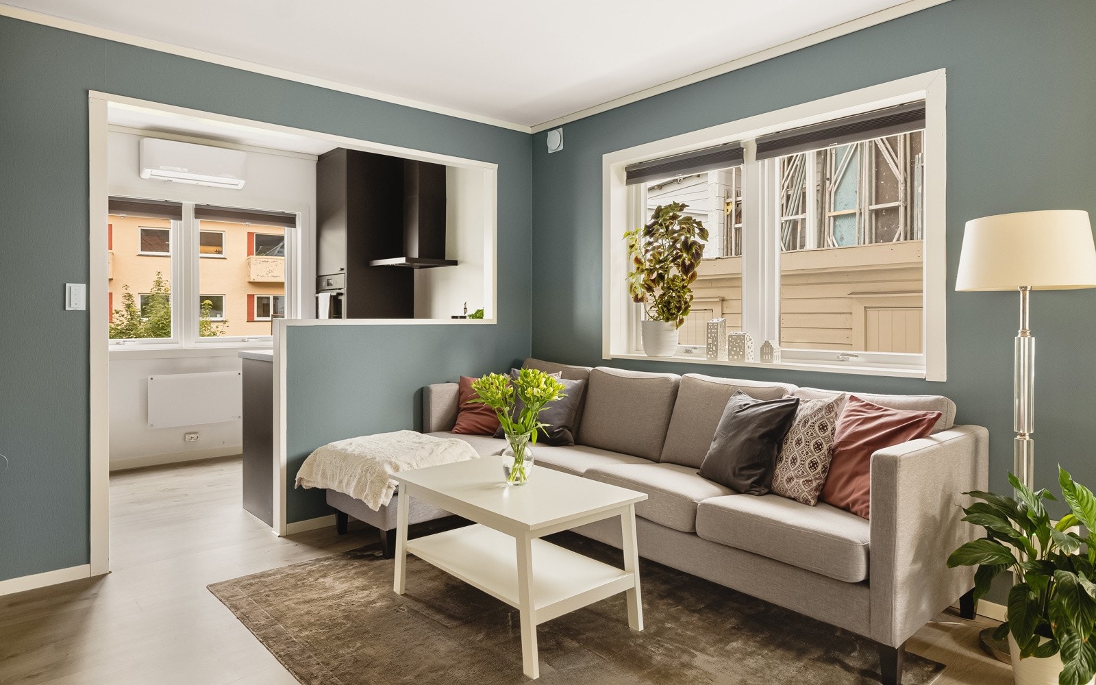 - Oppvarming er godt ivaretatt med luft-til-luft varmepumpe (2025) på kjøkken, varmekabler på badet samt elektrisk oppvarming for øvrig - Galleribilde