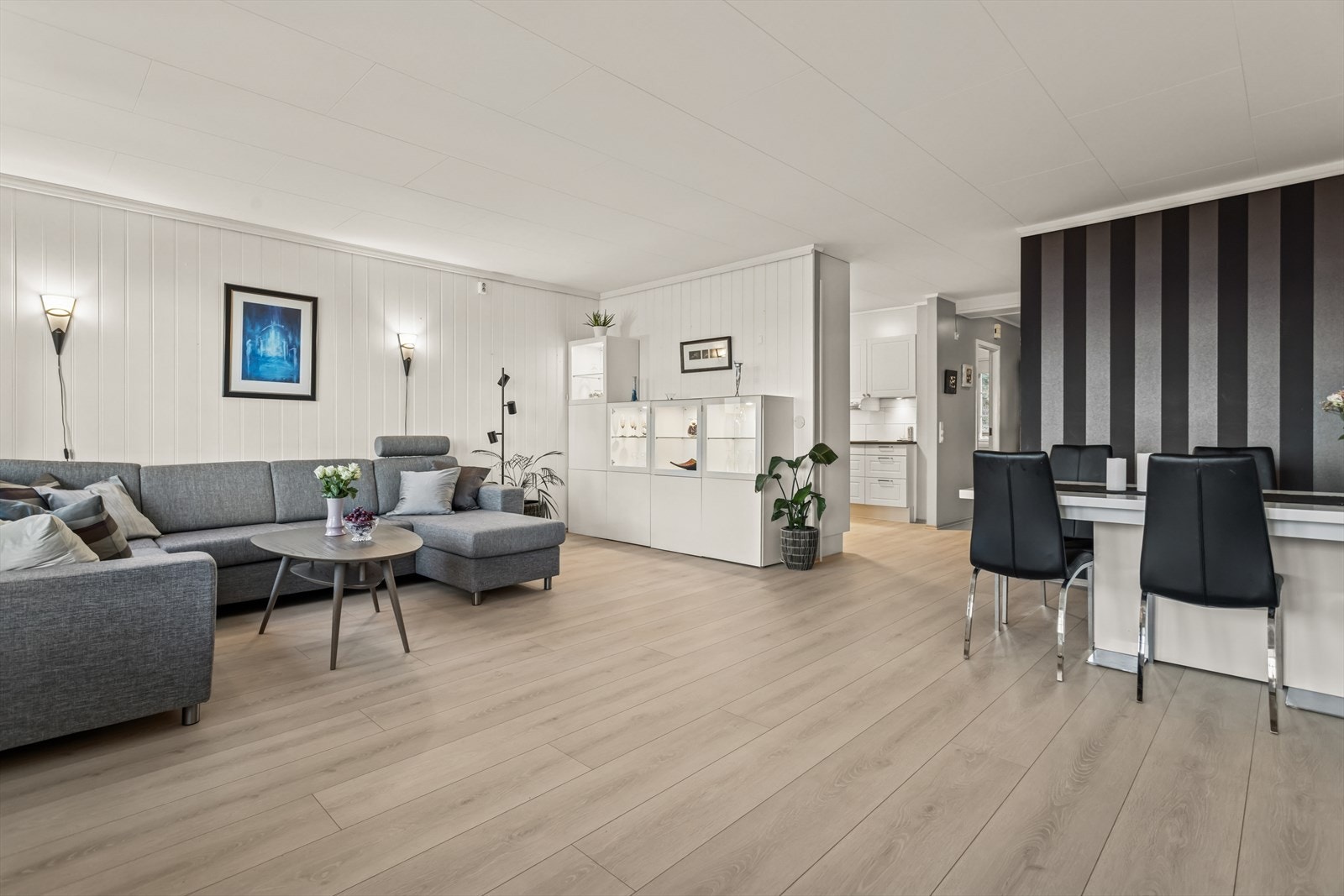 Tøff kontrastvegg, dette gir en personlig preg. Galleribilde