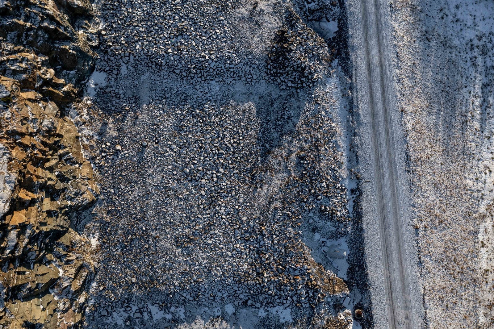 Tomten er ferdig grovplanert med kult/sprengstein. Galleribilde
