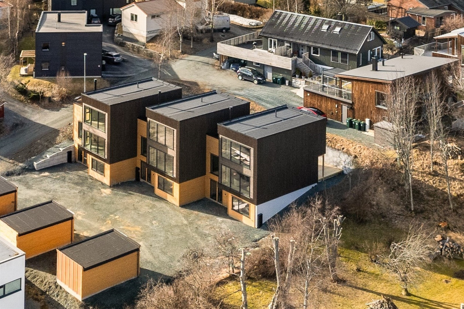 Velkommen til Dragvoll Alle 24C - og denne flotte og moderne eneboligen i kjede beliggende på Lohove/Dragvoll. Galleribilde