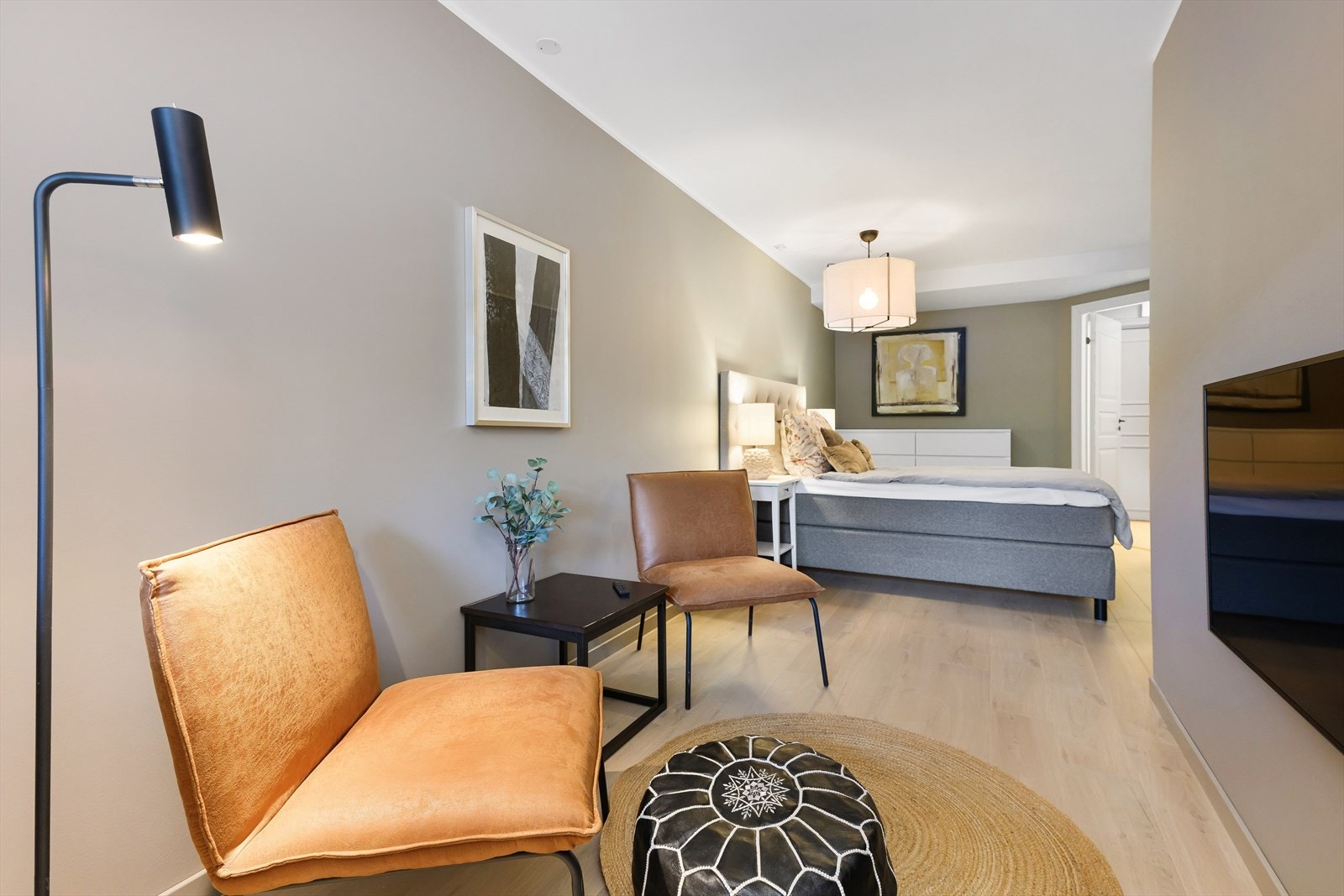 Tv krok på hovedsoverommet. Galleribilde