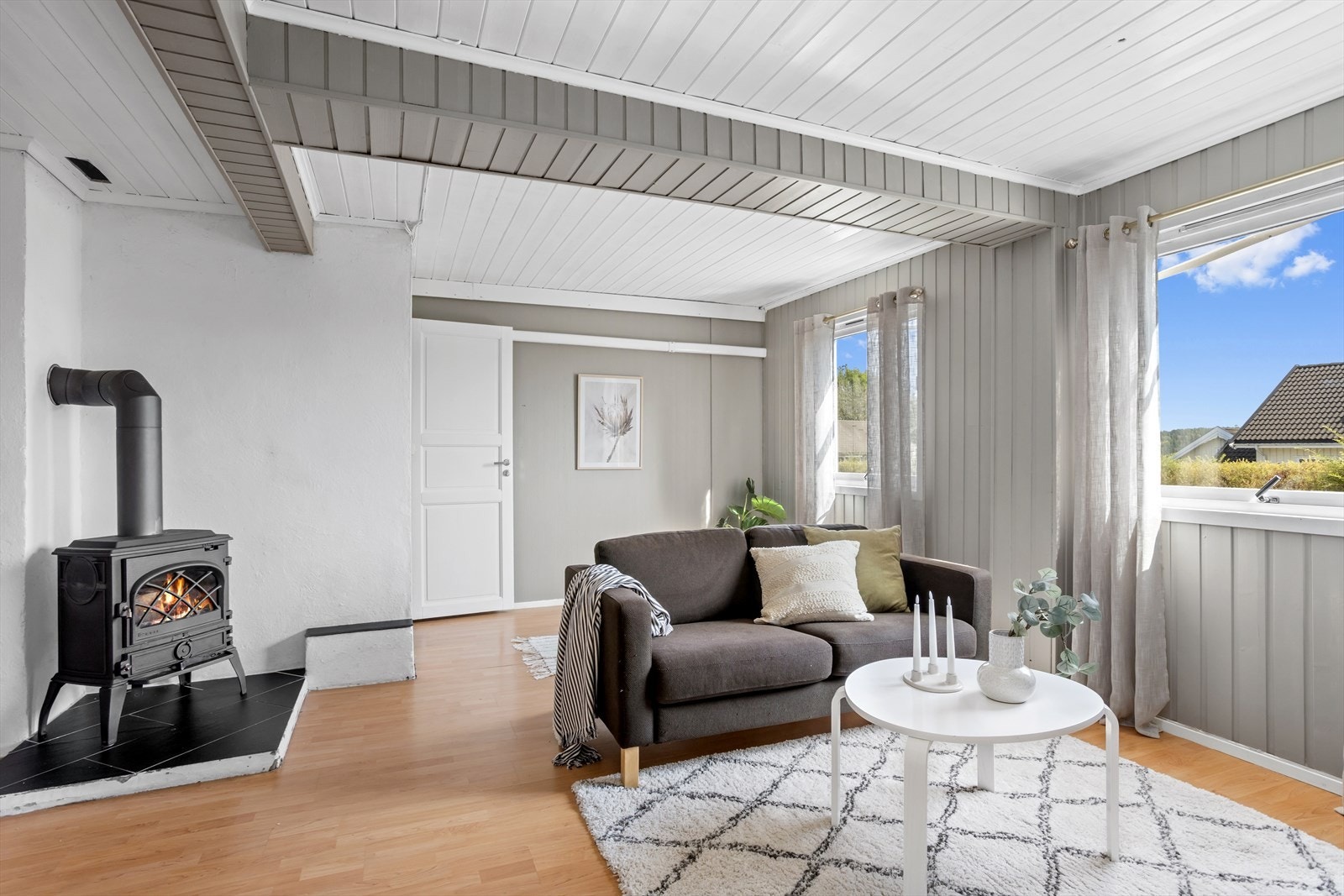 Kjellerstue med peisovn Galleribilde