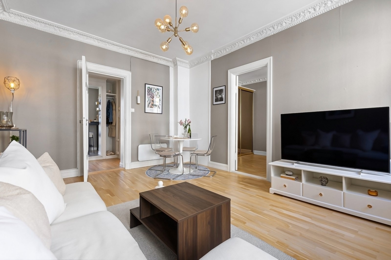 Ved ønske om 3-roms anses det mulig å flytte kjøkken ut til stue og etablere soverom der kjøkken er i dag. Galleribilde