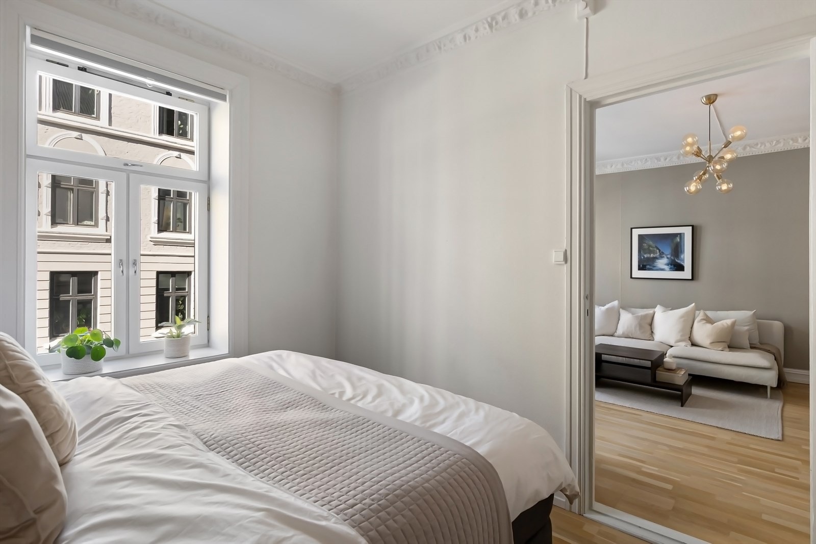 Flott, stort og luftig soverom med god plass til dobbeltseng og garderobe. Galleribilde