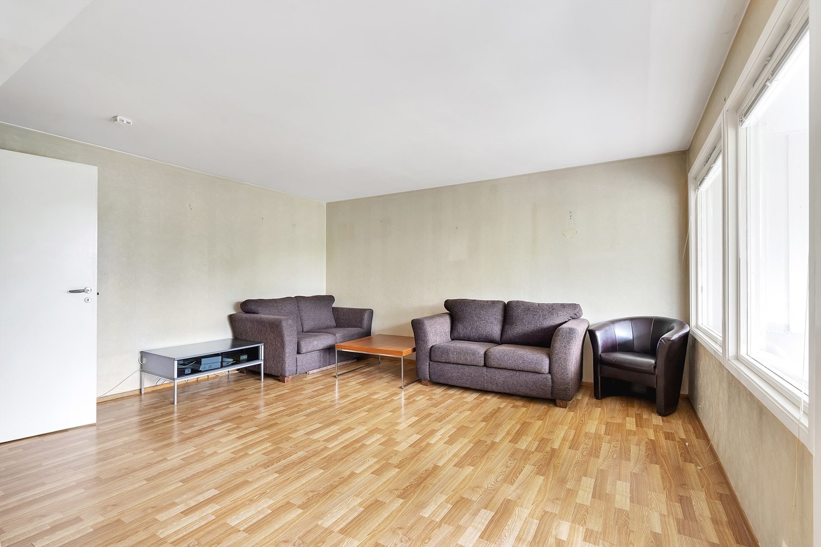 God plass til både spisebord og sofagruppe Galleribilde