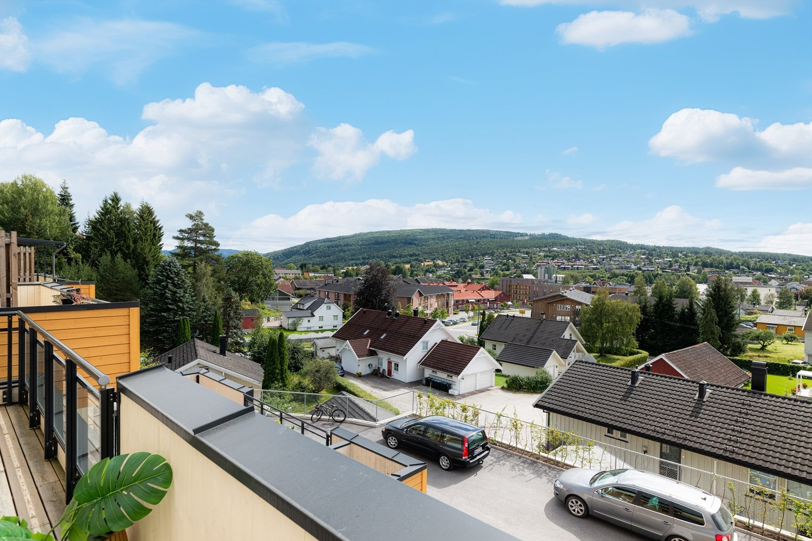 Et rolig boområde som ligger naturskjønt og landlig til, men samtidig kun ca. 5 min gange til Bø sentrum. Galleribilde