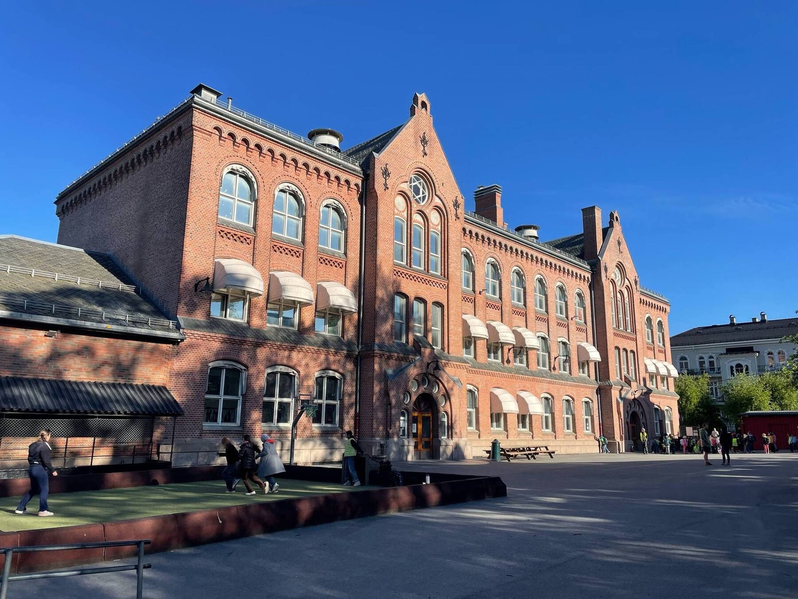 200 meter til Bolteløkka skole. Galleribilde