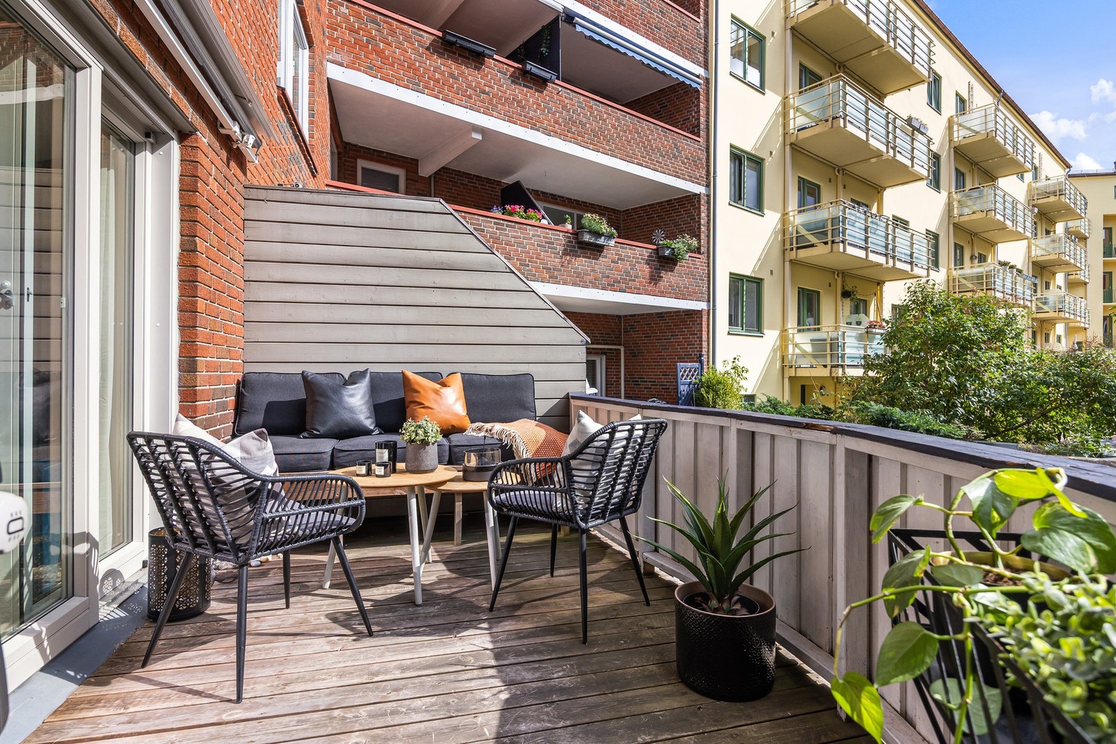 Balkongen er på ca. 9 kvm og vender mot hyggelig bakgård. Galleribilde