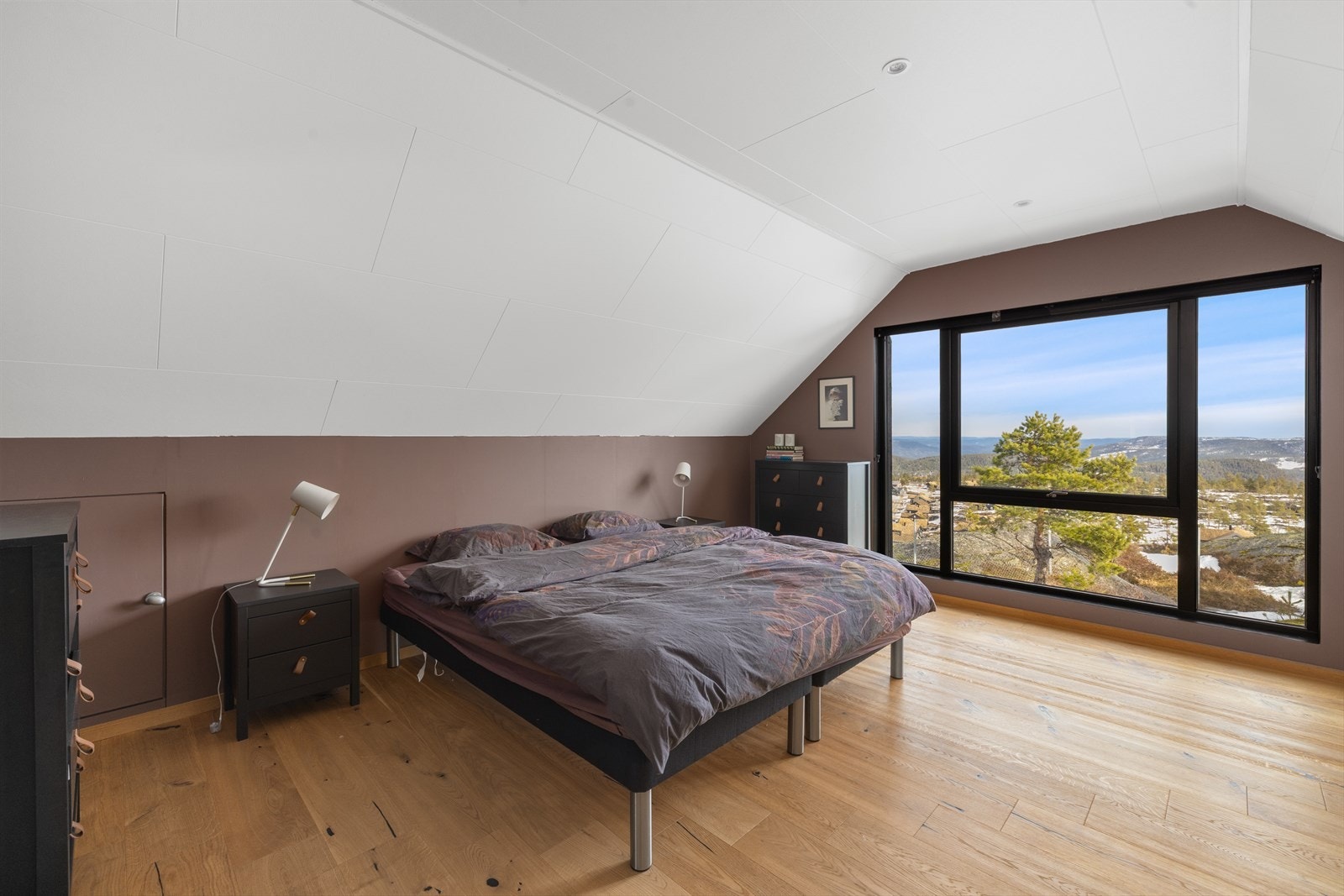 Soverom 4 - soverommene i 2 etg har fantastisk utsikt Galleribilde