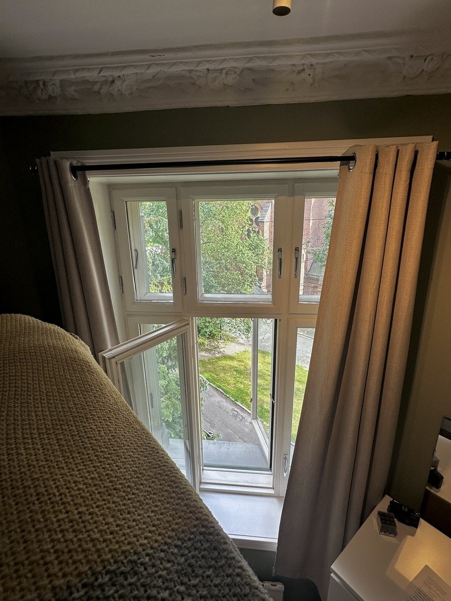 View from bed Galleribilde
