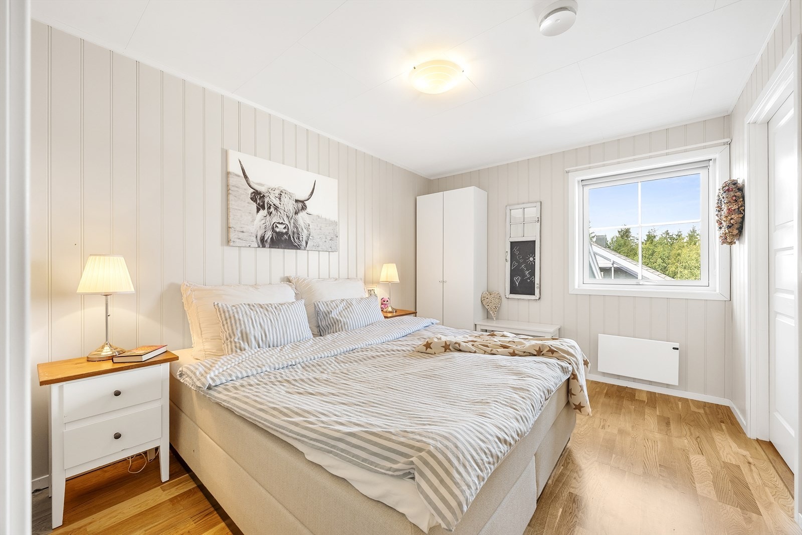 Leiligheten har to pene soverom - som begge ligger nordvestvendt. Galleribilde