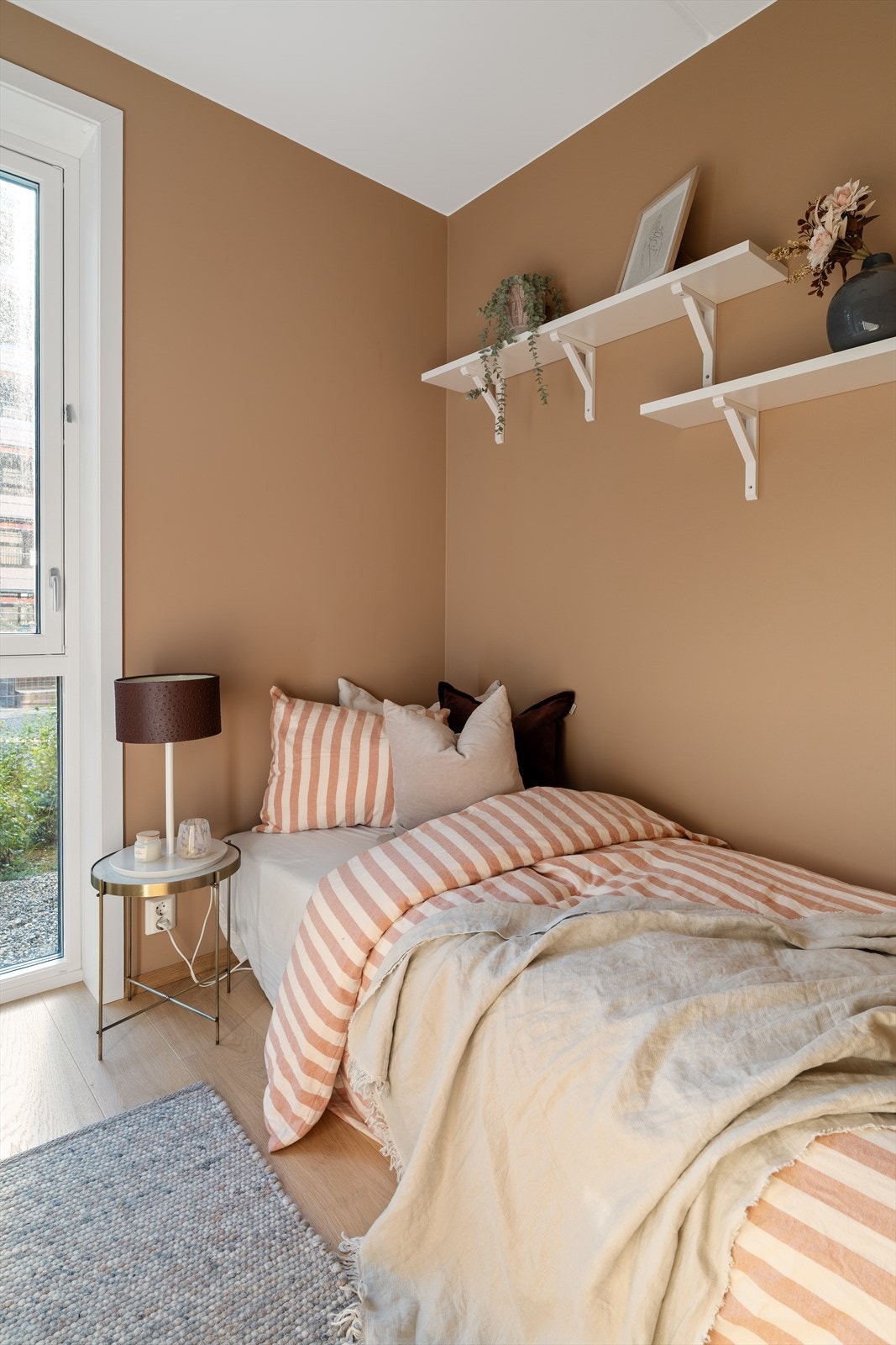 Rommet kan godt brukes som hjemmekontor for de som trenger det. Galleribilde