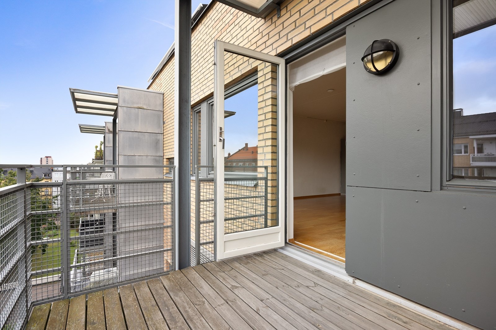 Leiligheten byr på en herlig sydøstvendt balkong på ca. 5 m² med gode solforhold. Galleribilde