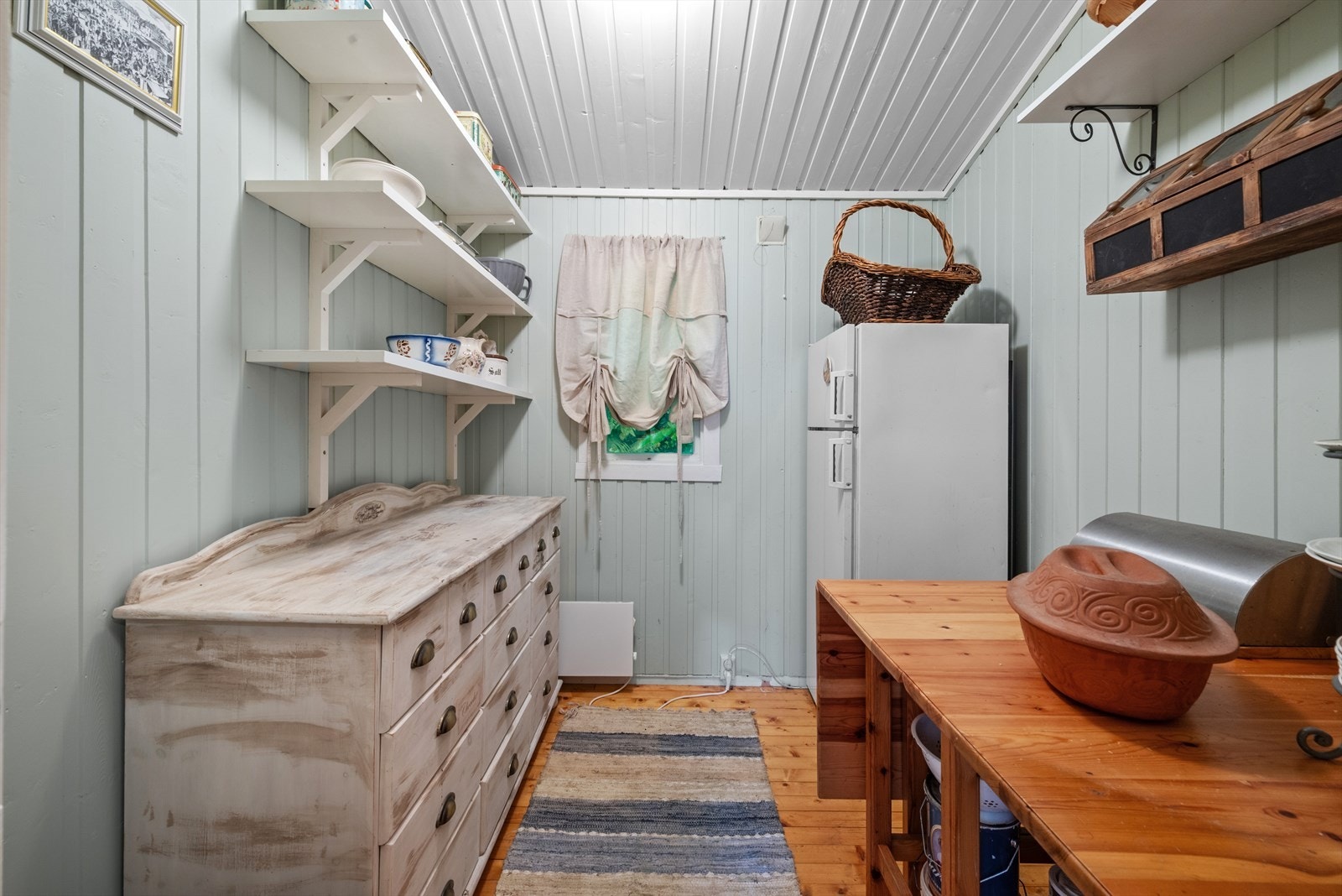 Hytta har tre soverom på hhv. 3,5, 4 og 5,5 kvm. Galleribilde