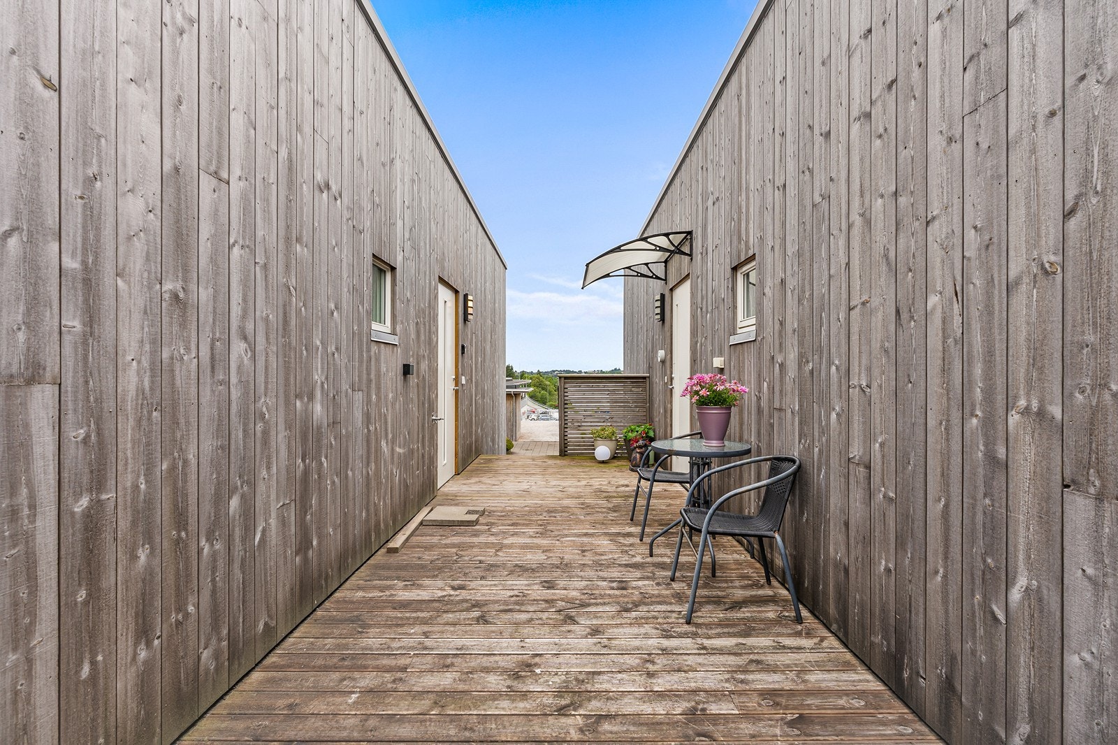 91B - Inngangsparti. Galleribilde